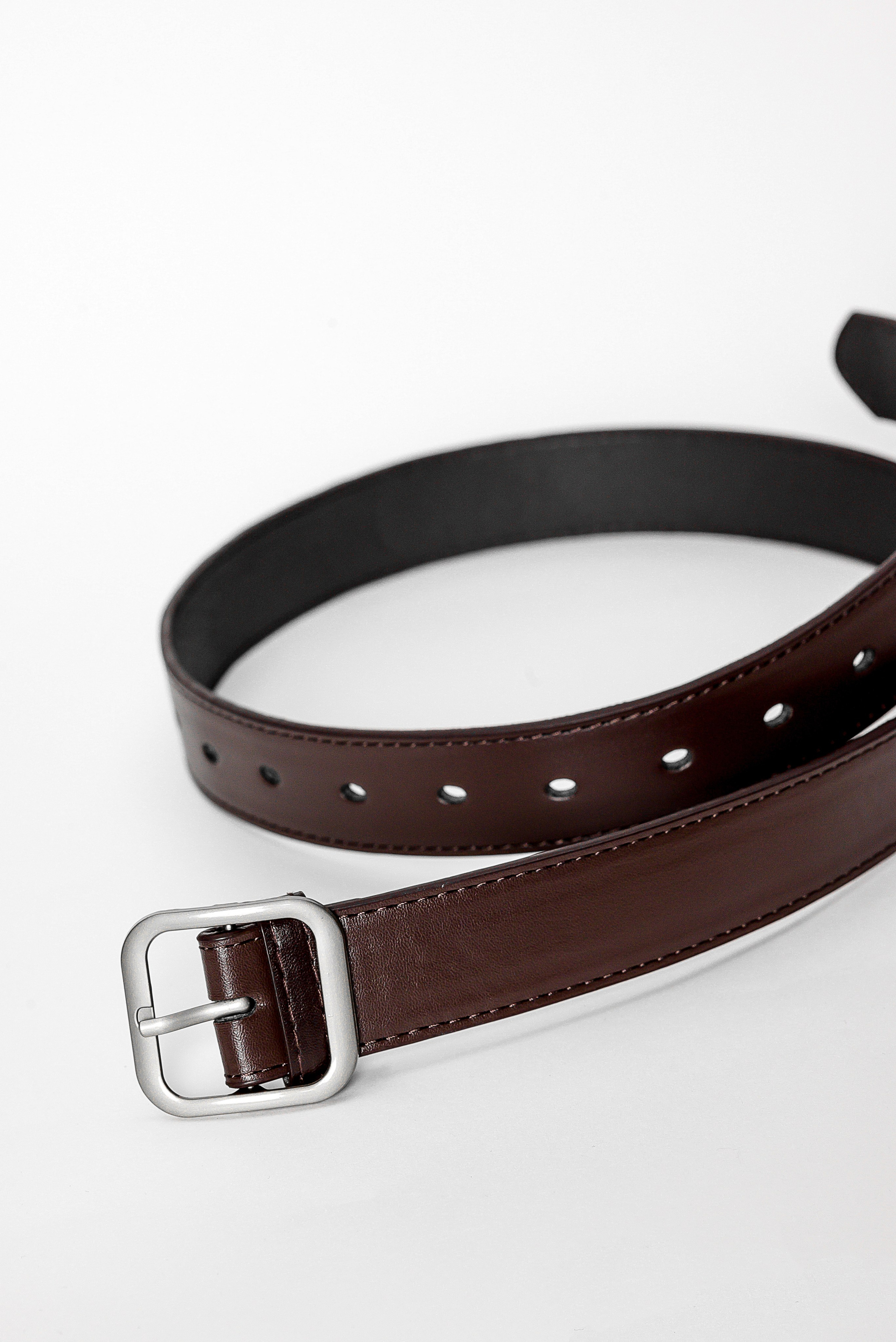 Аксессуары на белом фоне