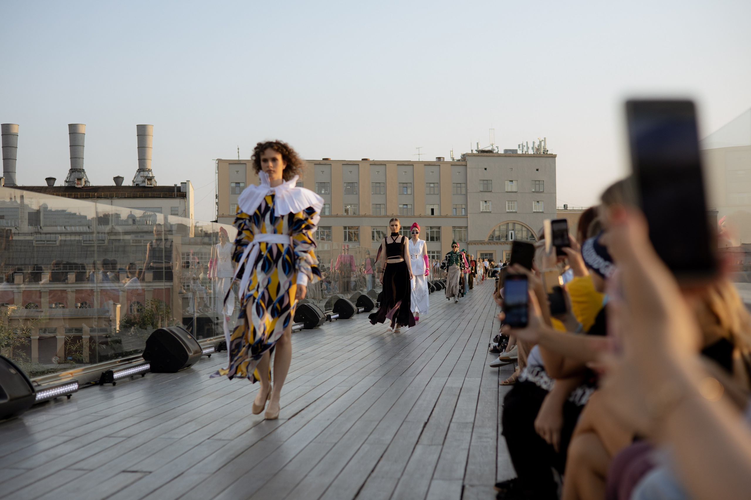 Модный показ. Парящий мост. Оформление свадеб, декор свадеб Вера Маркова, Москва