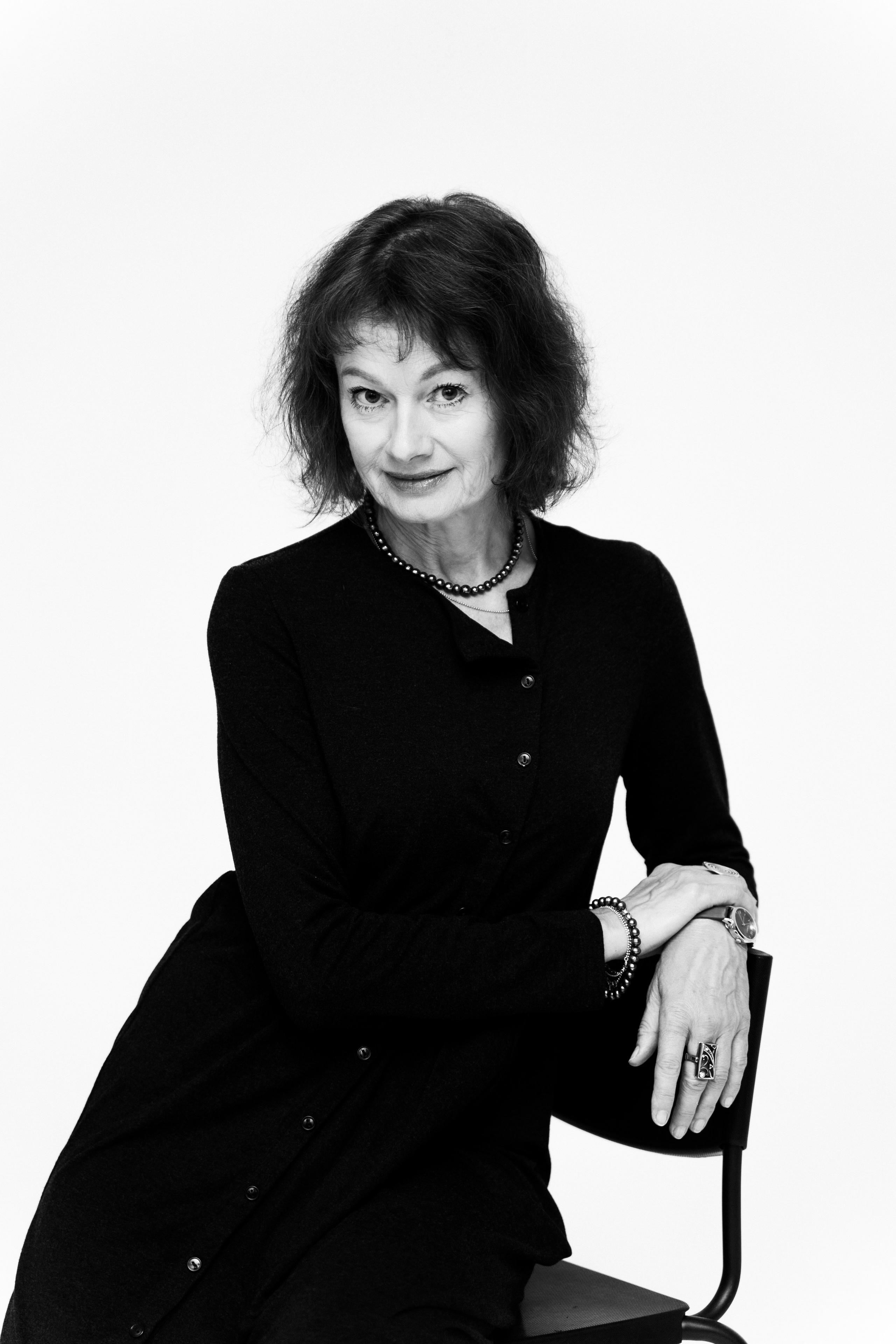 Бабушка и внучки. ВАША СЕМЕЙНАЯ ФОТОСТУДИЯ