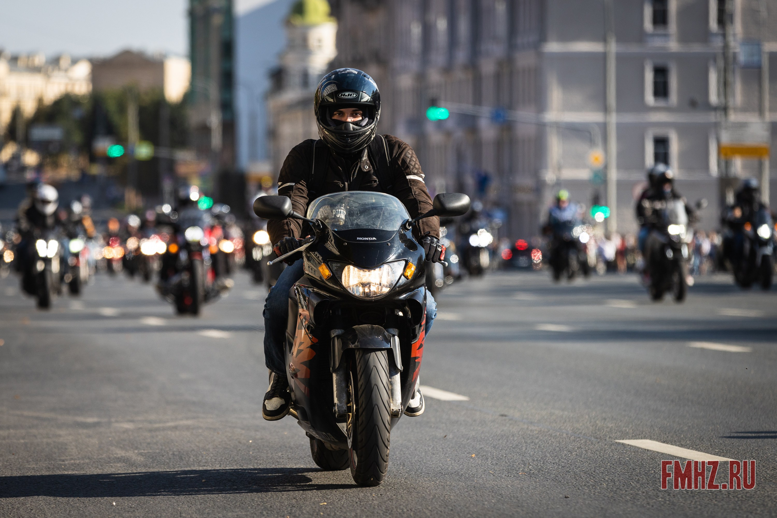 Закрытие Мотосезона 2023 на проспекте Академика Сахарова. Фотограф Владимир Охрименко