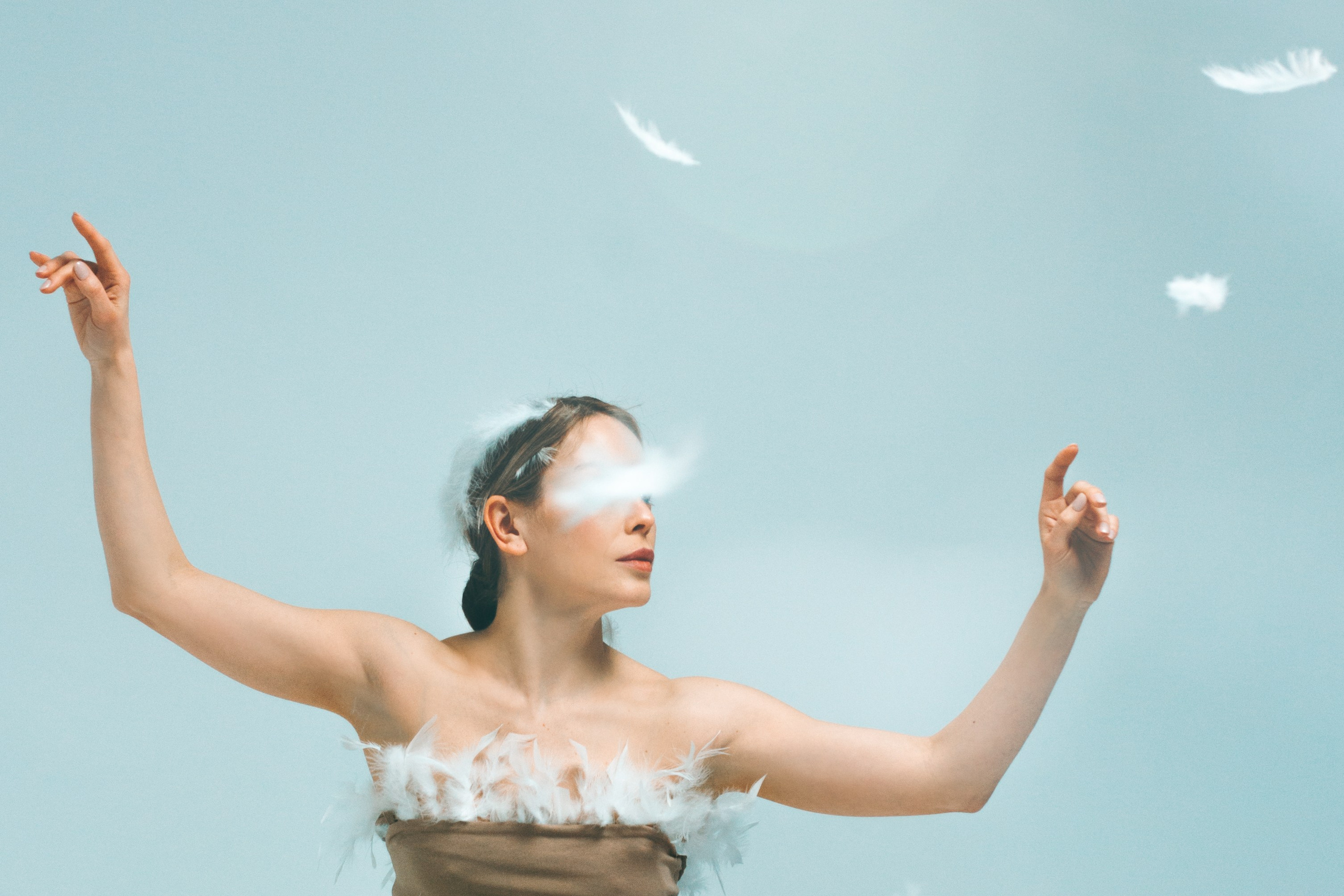 SWAN. Настоящие портреты и истории