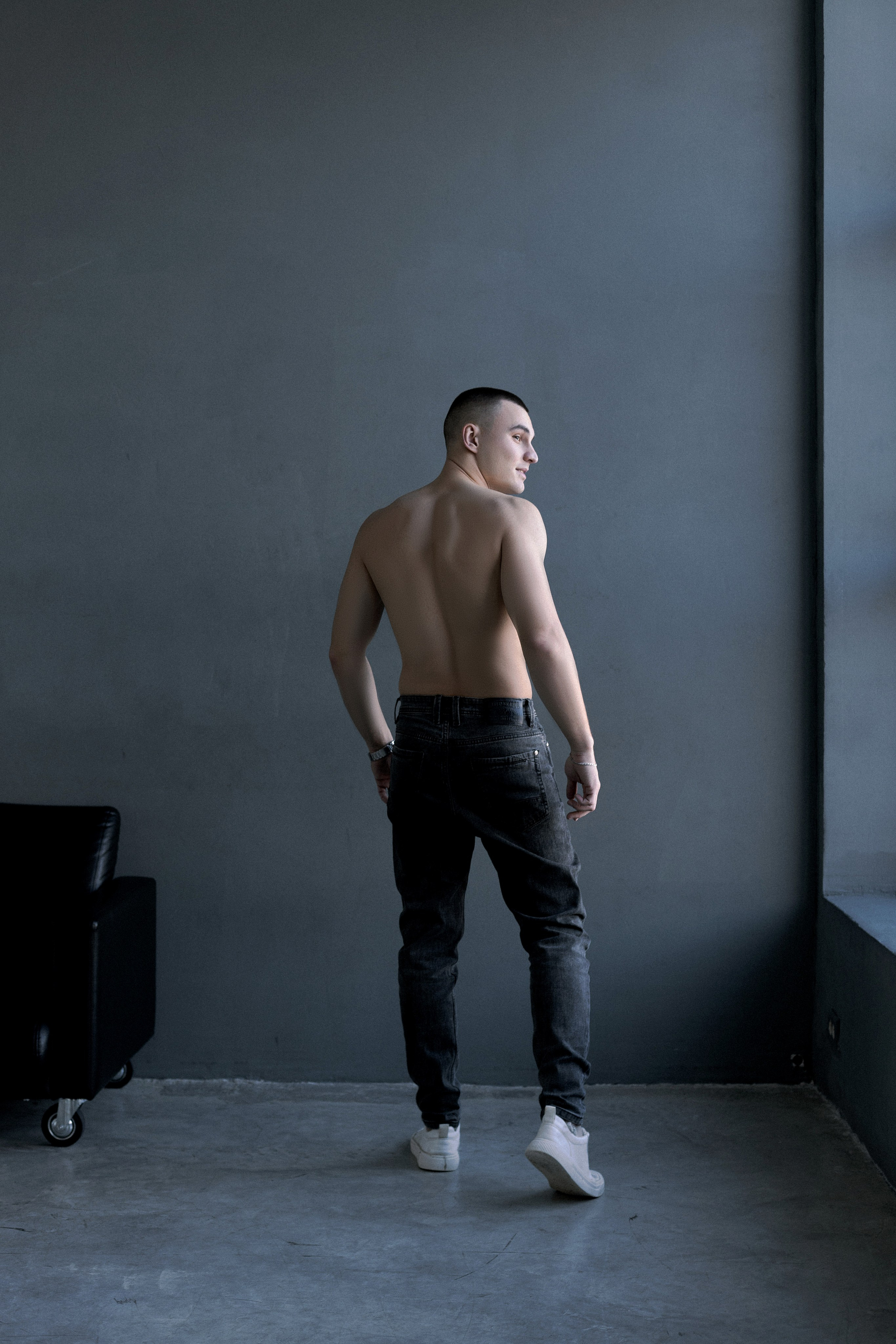 Сергей Р. Фотограф Челябинск Эвелина Ганага, съемка для бизнеса и маркетплейсов