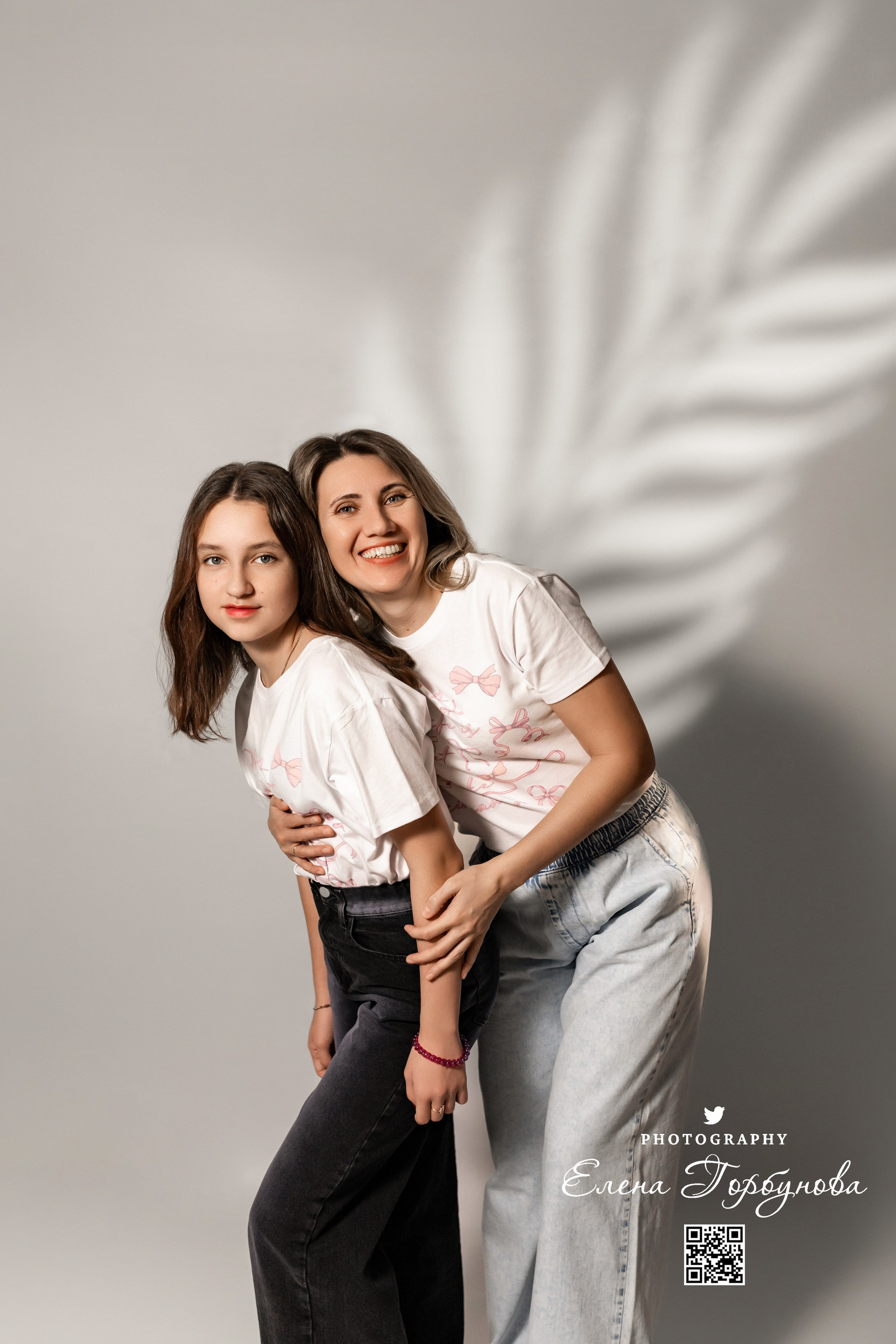 Ольга и Даша. Моя студия. Ноябрь 2024. Фотограф Пермь. Свадьбы. Семья и дети, школа, д. сад. Фотокниги