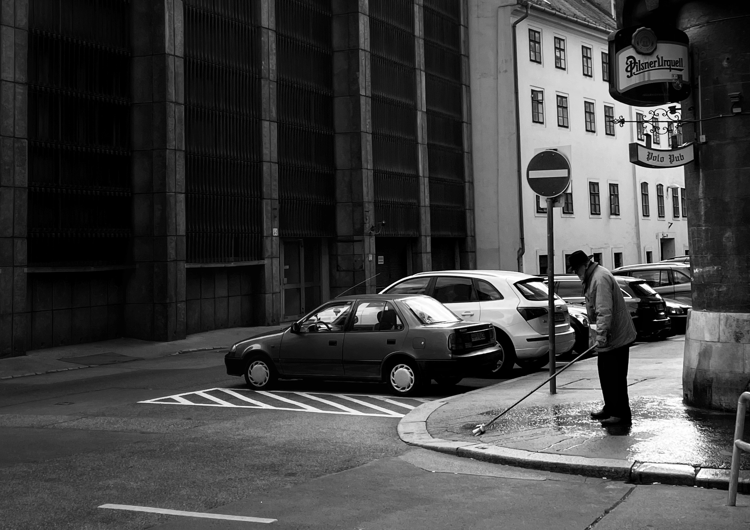 STREET PHOTOGRAPHY. Photographer in Budapest  — Yura Knyazev