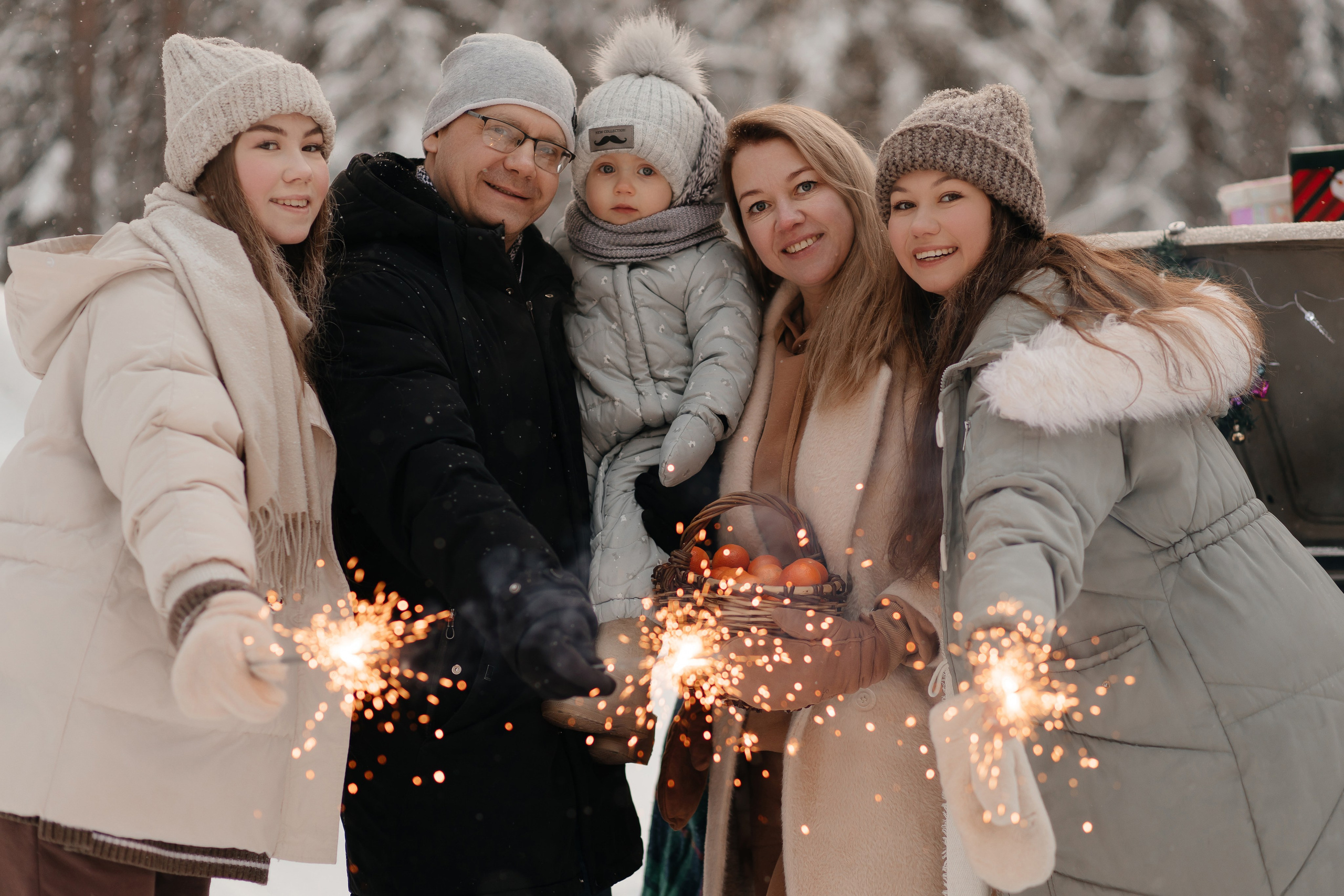 Надя, Оксана, Рудольф, Настя и Савелий. Свадебный фотограф Чайковский