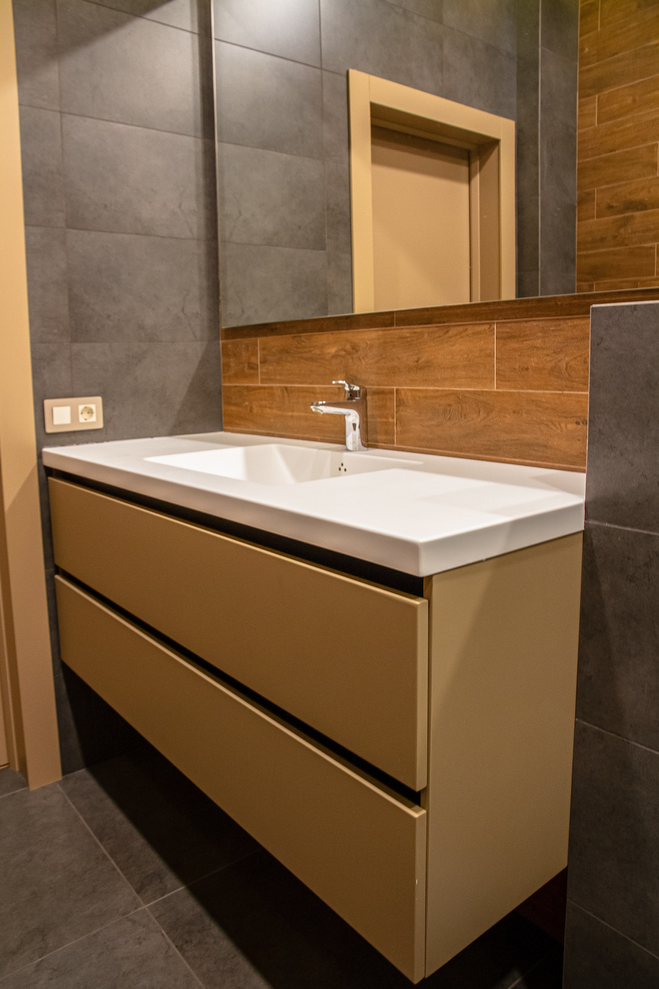 Дом 1. Фотограф Антон Катунин | Симферополь