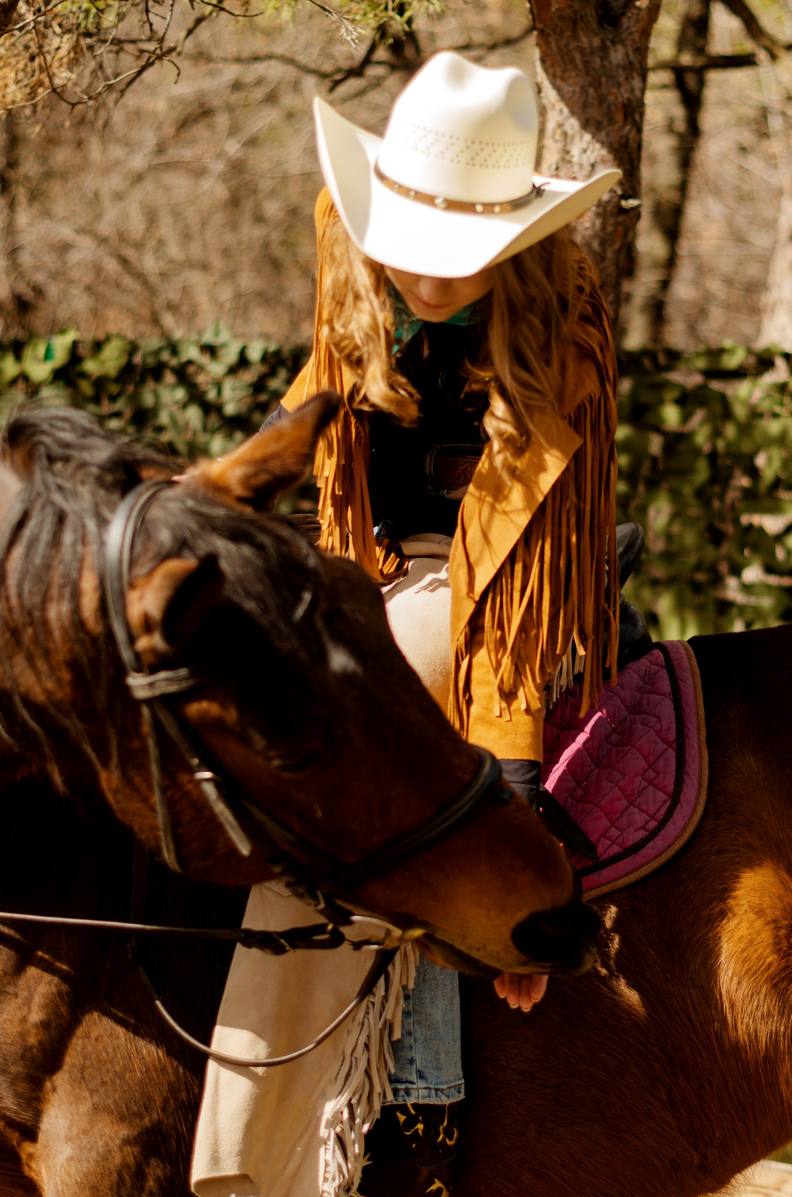 Ковбойская девчонка. Фотограф Марина Доглядная Челябинск фотосессии с лошадьми, мотоциклами