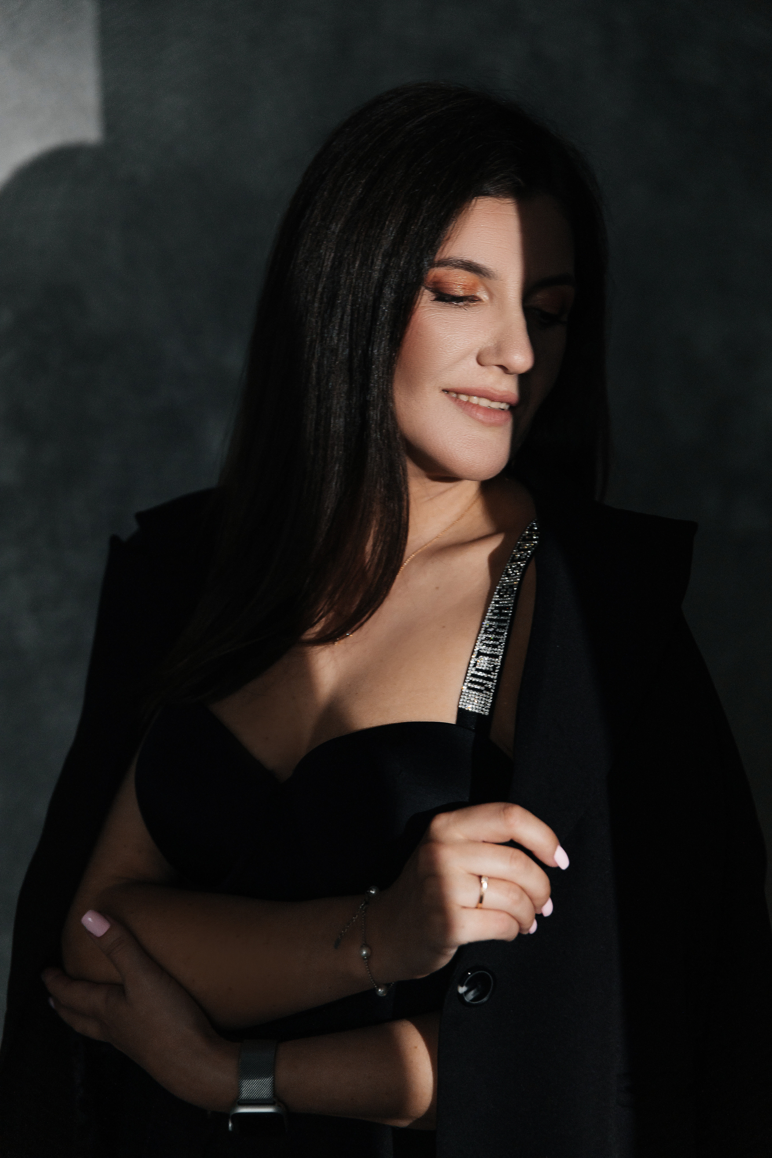 Маркетплейсы, контент, предметная съемка. Свадебный фотограф и видеограф Владислав и Анастасия Макриди