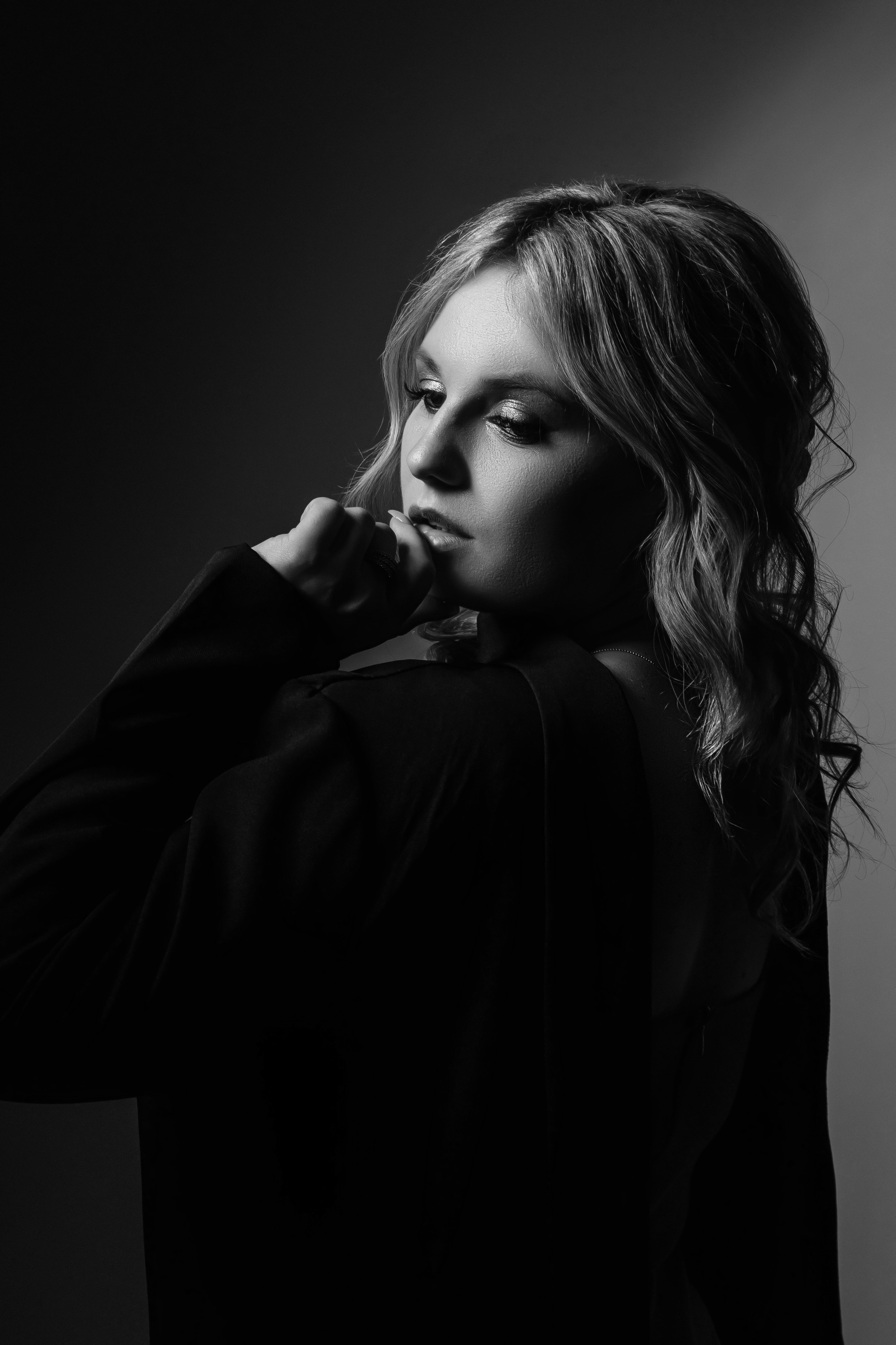 Маркетплейсы, контент, предметная съемка. Свадебный фотограф и видеограф Владислав и Анастасия Макриди