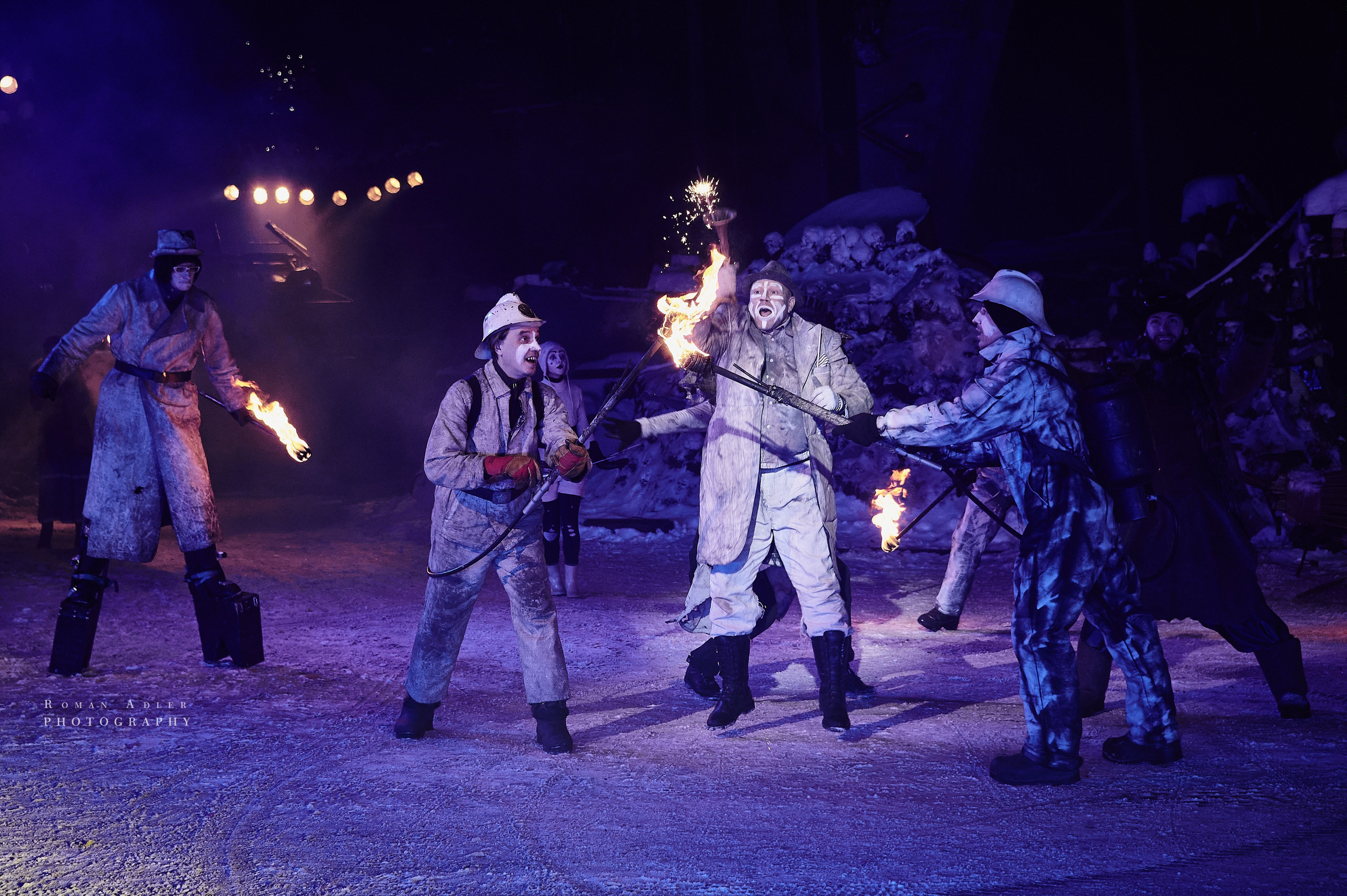 Новогодняя сказка от Ночных волков. Фотограф Роман Адлер