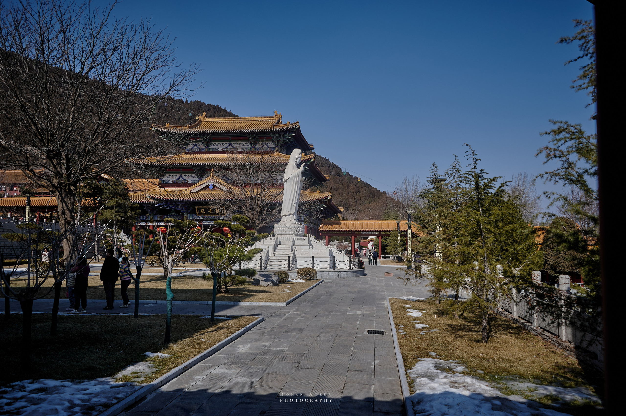 Достопримечательности Цинчжоу, провинция Шаньдун. Китайские храмы и достопримечательности. Храм Гуанфу (Храм Процветания) в Цинчжоу провинции Шаньдун. Фотографии Цинчжоу. Путешествие по новогоднему Китаю. Февраль 2024. Фотограф Роман Адлер. Фотопроект Китай русский взгляд