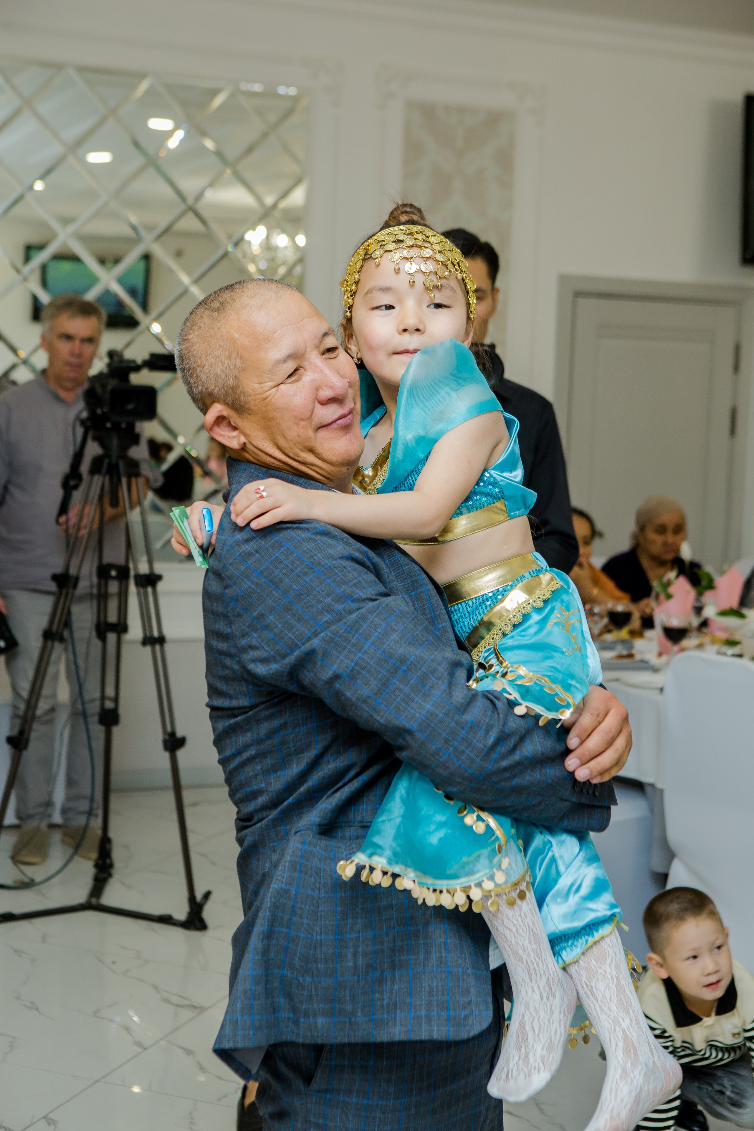 QYZ UZATU ZHADYRA. Свадебный и репортажный фотограф в Астане T.Yertay «Nomad media»