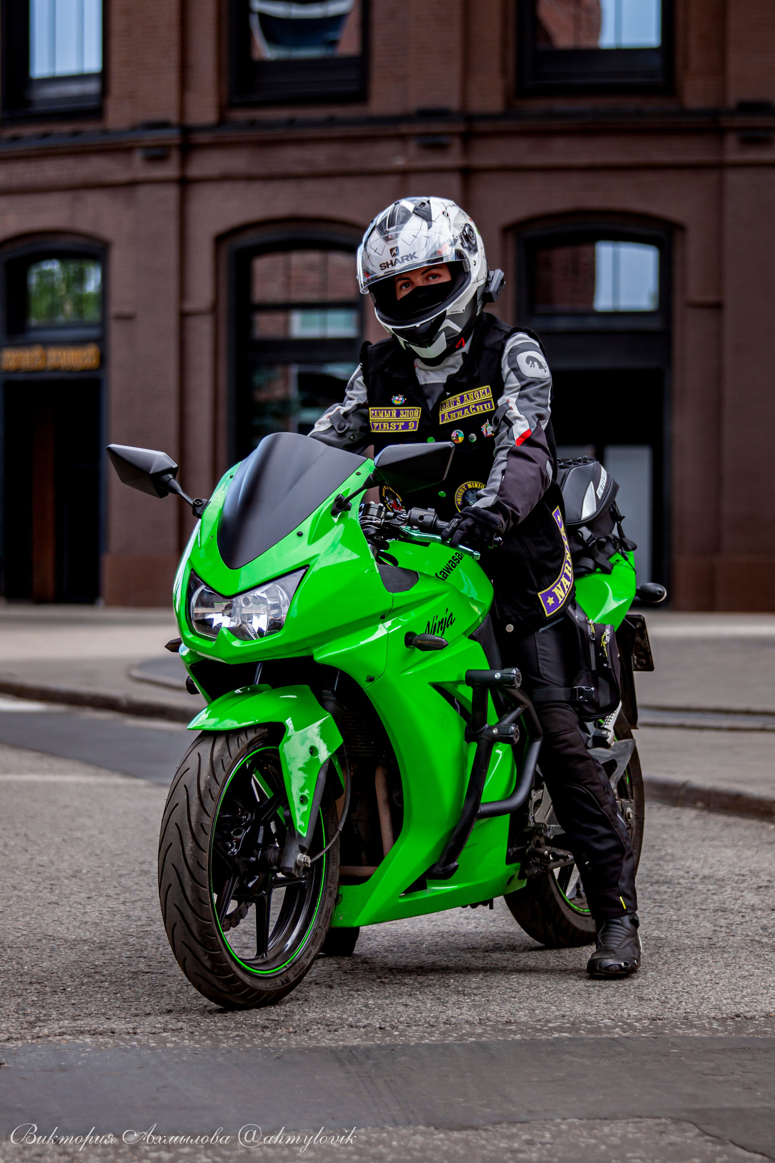 Аня и Гринч (Kawasaki Ninja 250). Виктория Ахмылова. Фотограф в Москве