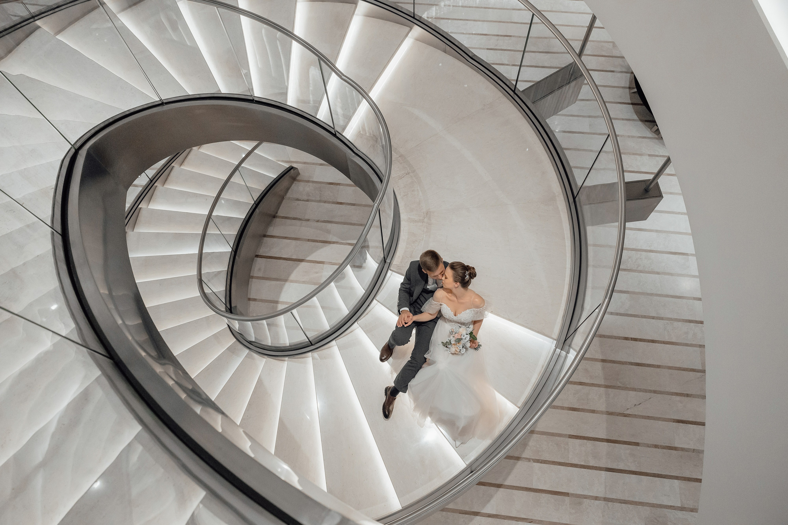 свадебная фотосессия в отеле Hyatt Regency Moscow Petrovsky Park