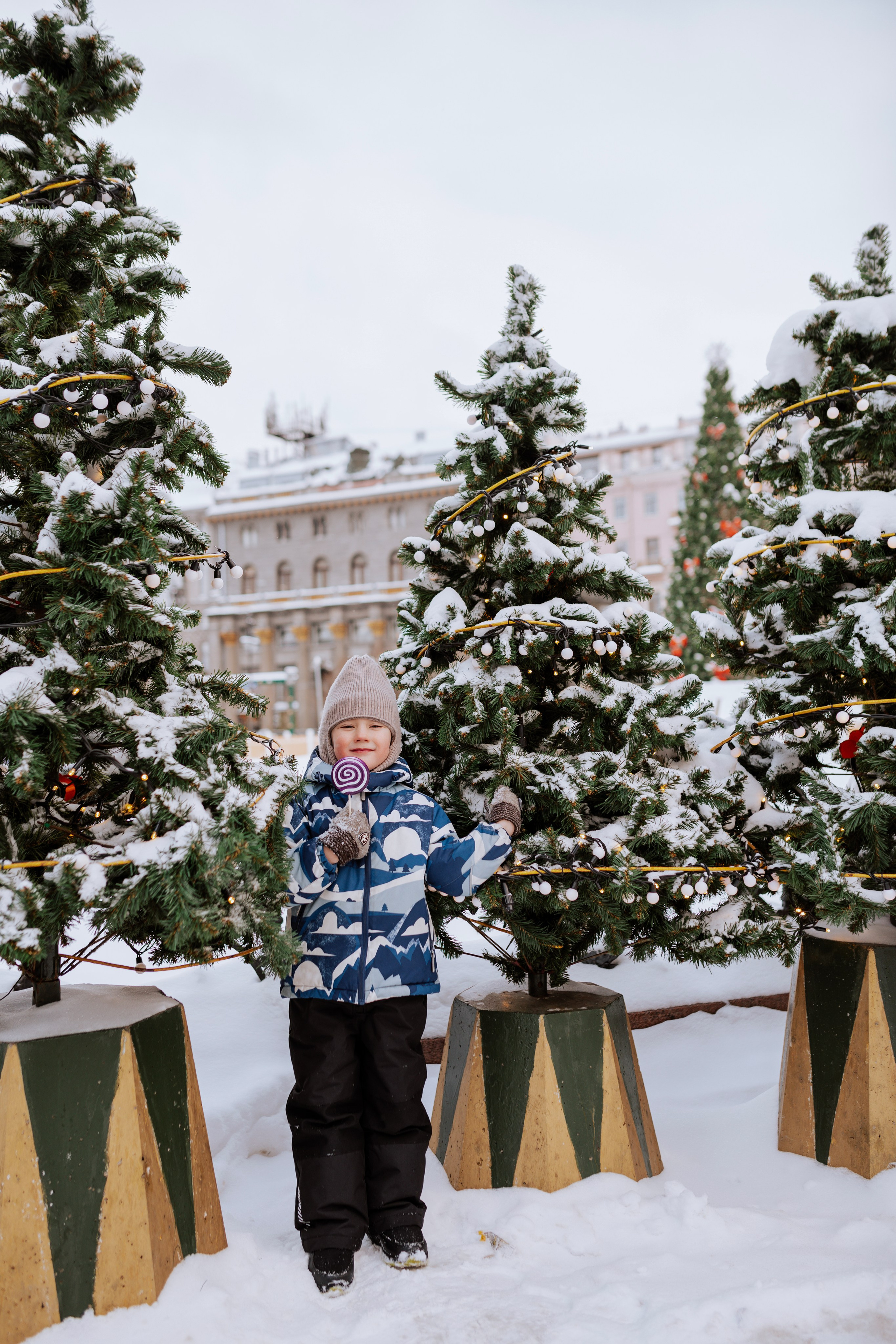 Семейная, Манежная площадь