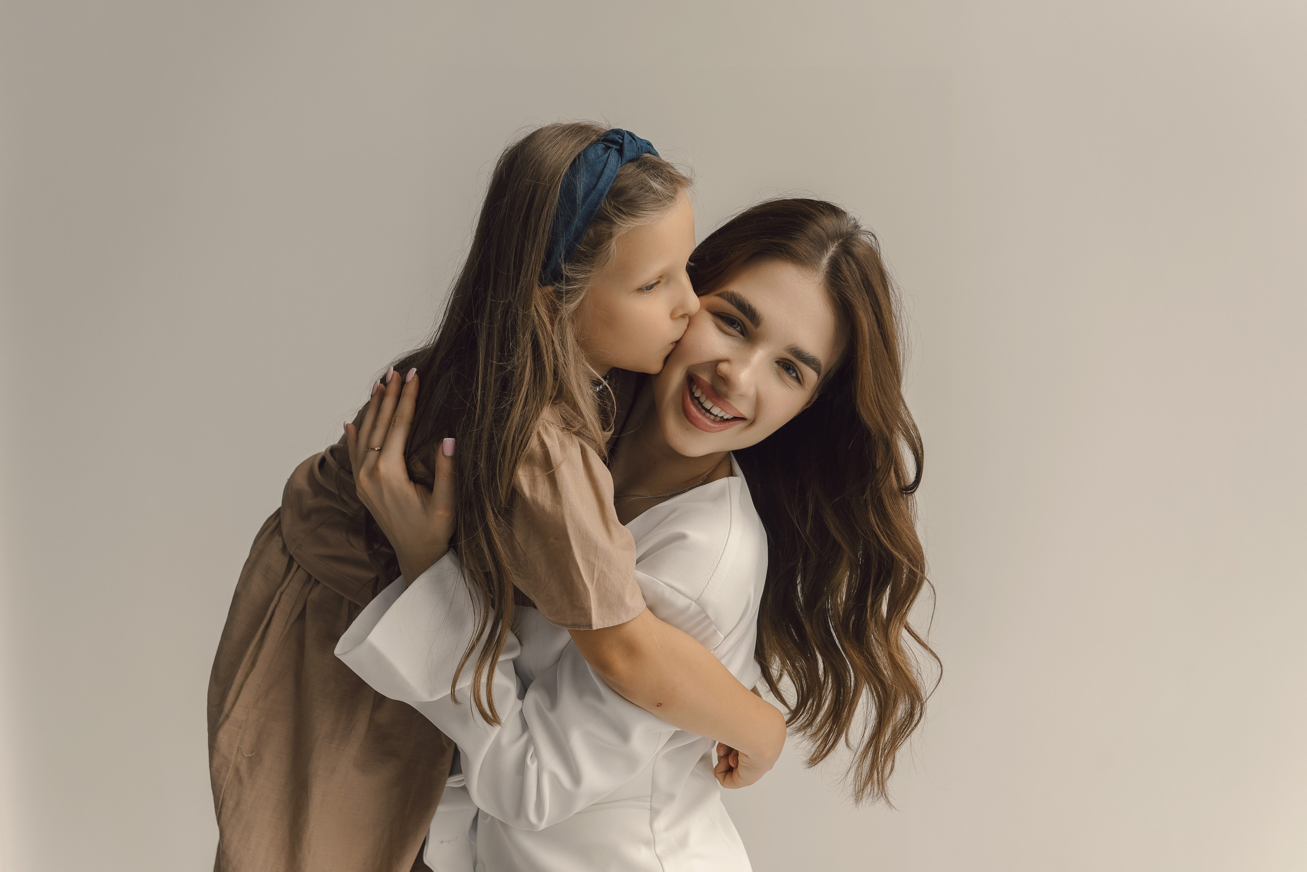 Семейная фотосессия - семейная и детская фотосъемка в студии Калинингр. Свадебный фотограф Калининград - Александр Зубанов