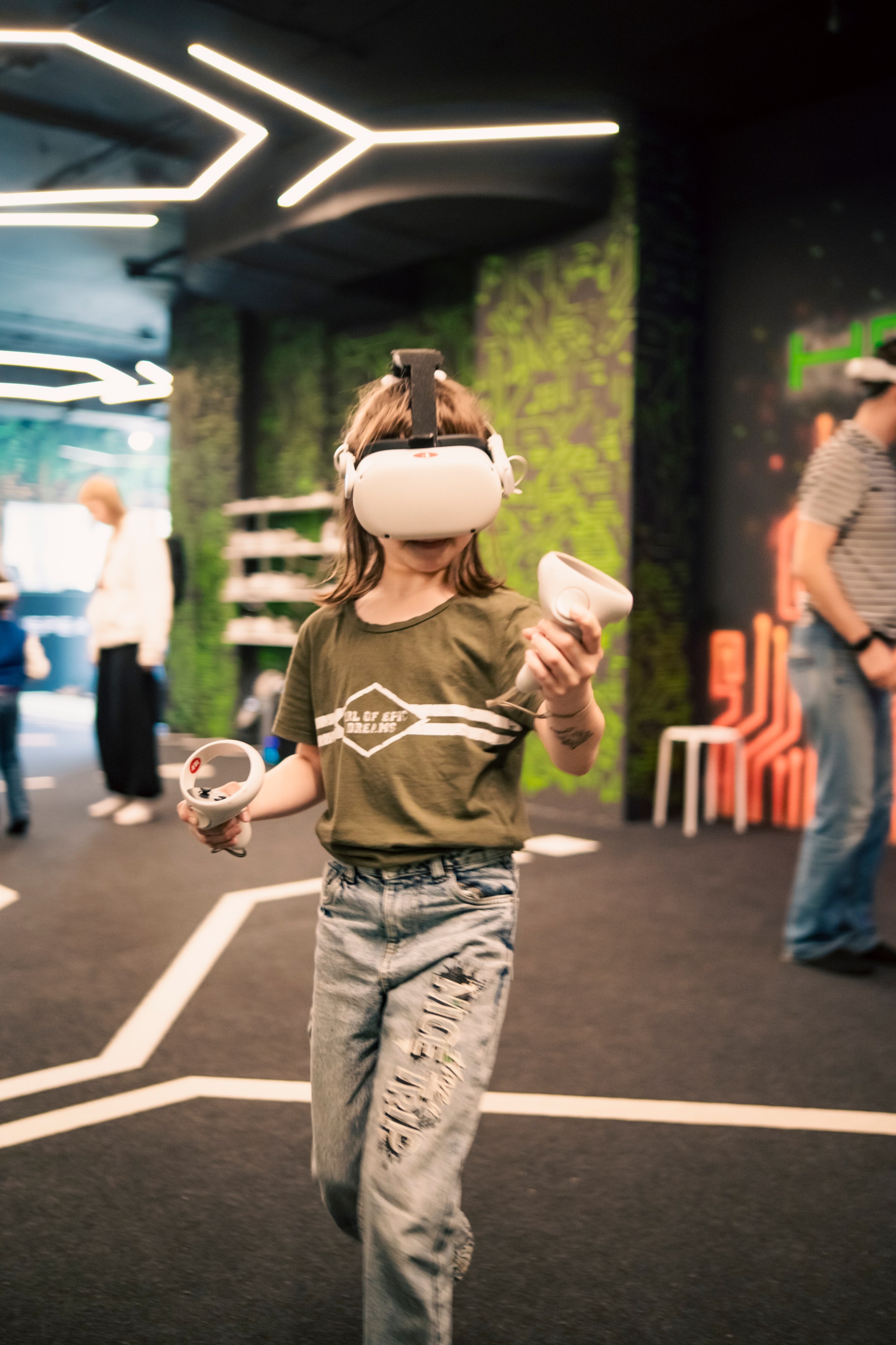 VR April-May. Felixtones