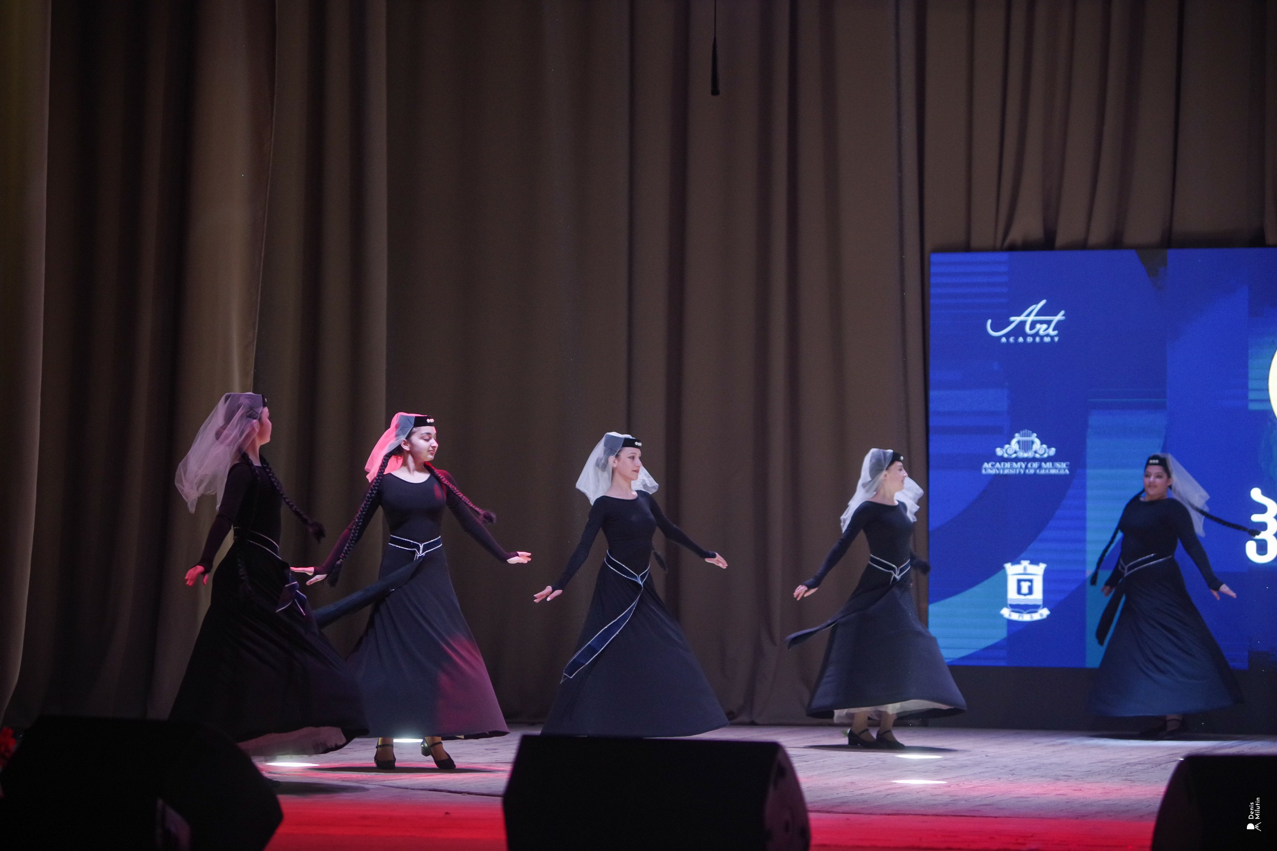 Танцы в Хоби. Портретный фотограф Денис Милютин