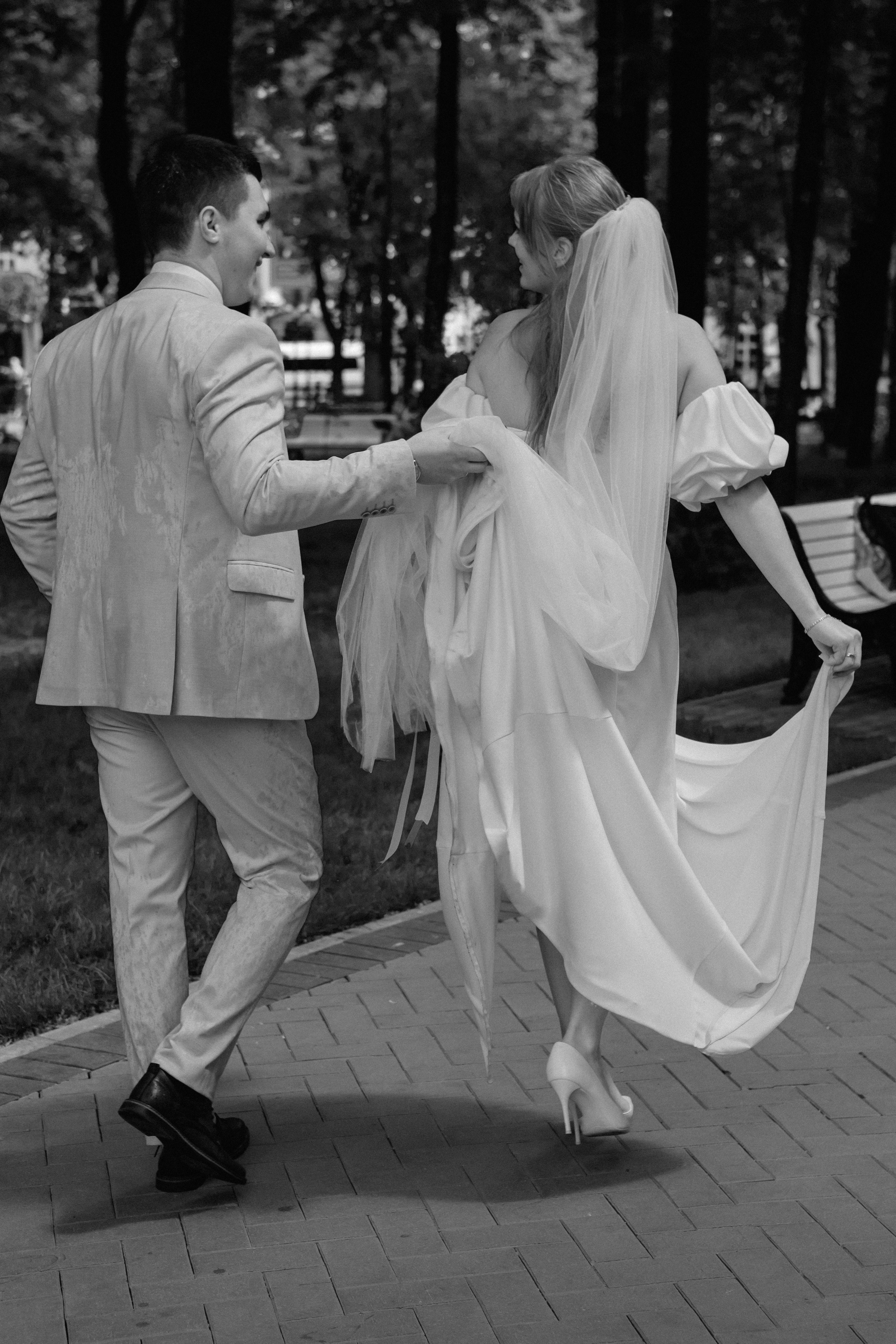 Побежали через фонтан?. Фотограф Москва, Смоленск