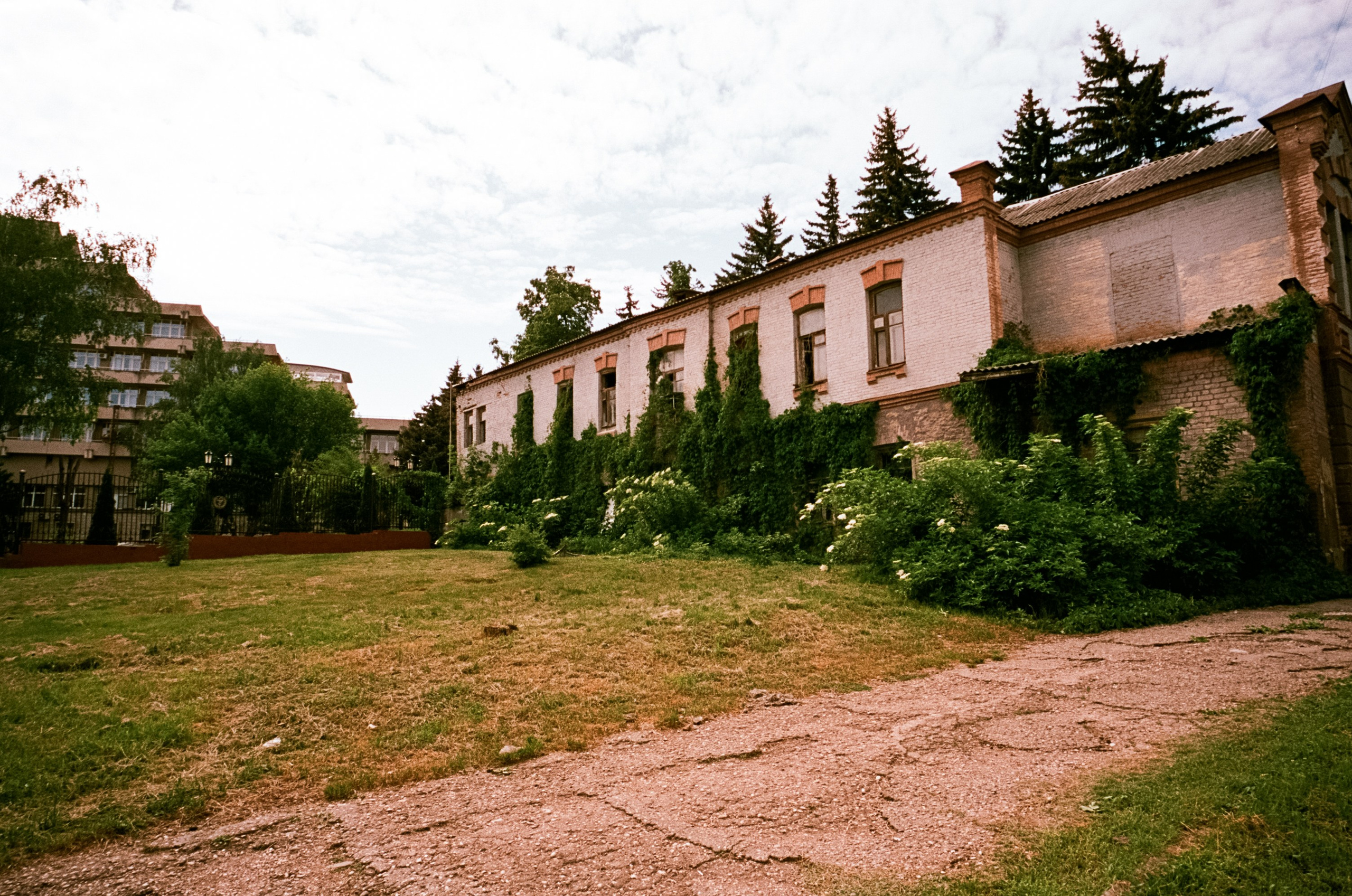 6 мая Парк Ессентуки / Voigtlander BESSA-T / Kodak Aerocolor IV