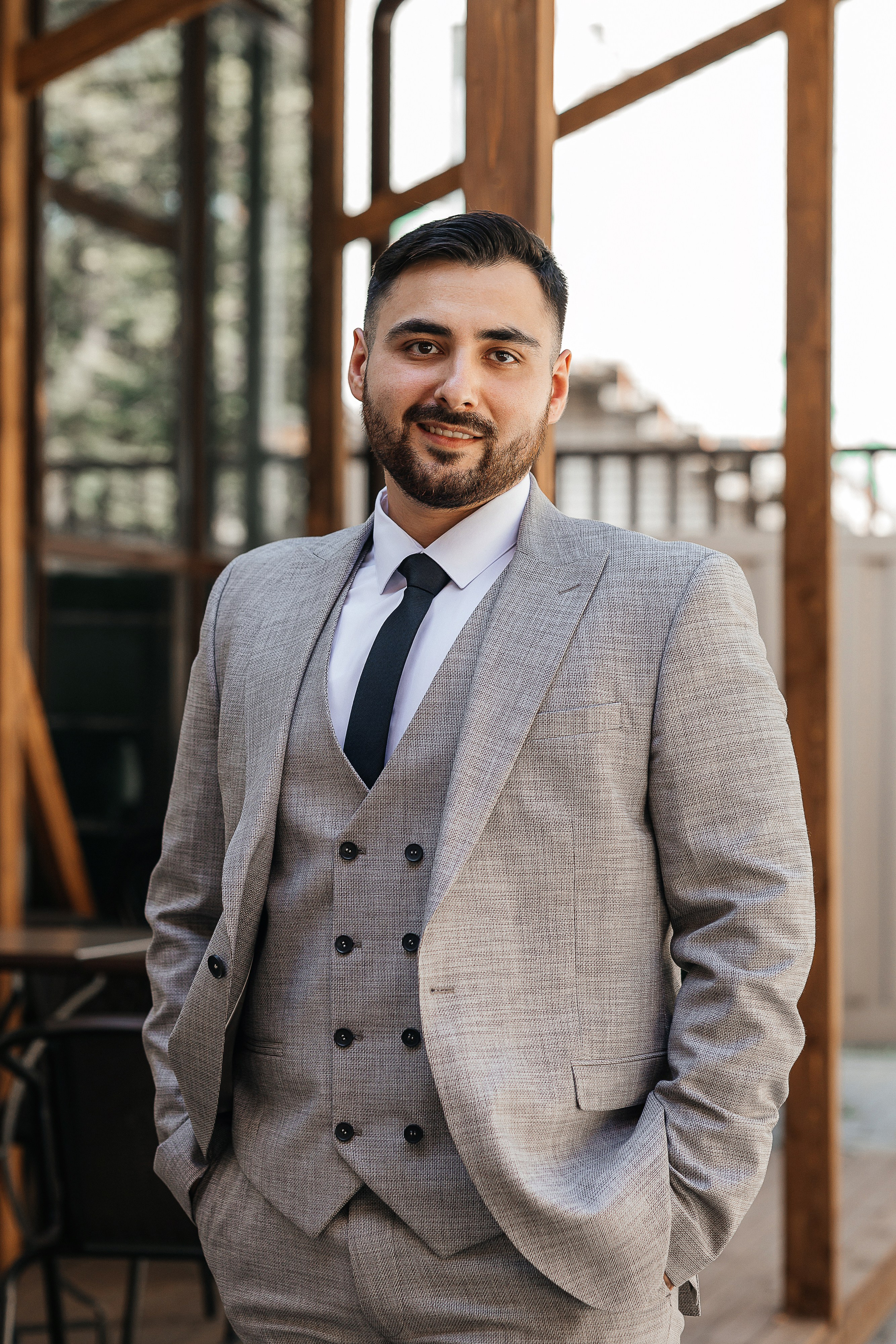 Свадебная фотосессия пары в номере отеля. Олег Сверчков | Свадебный фотограф Вологда