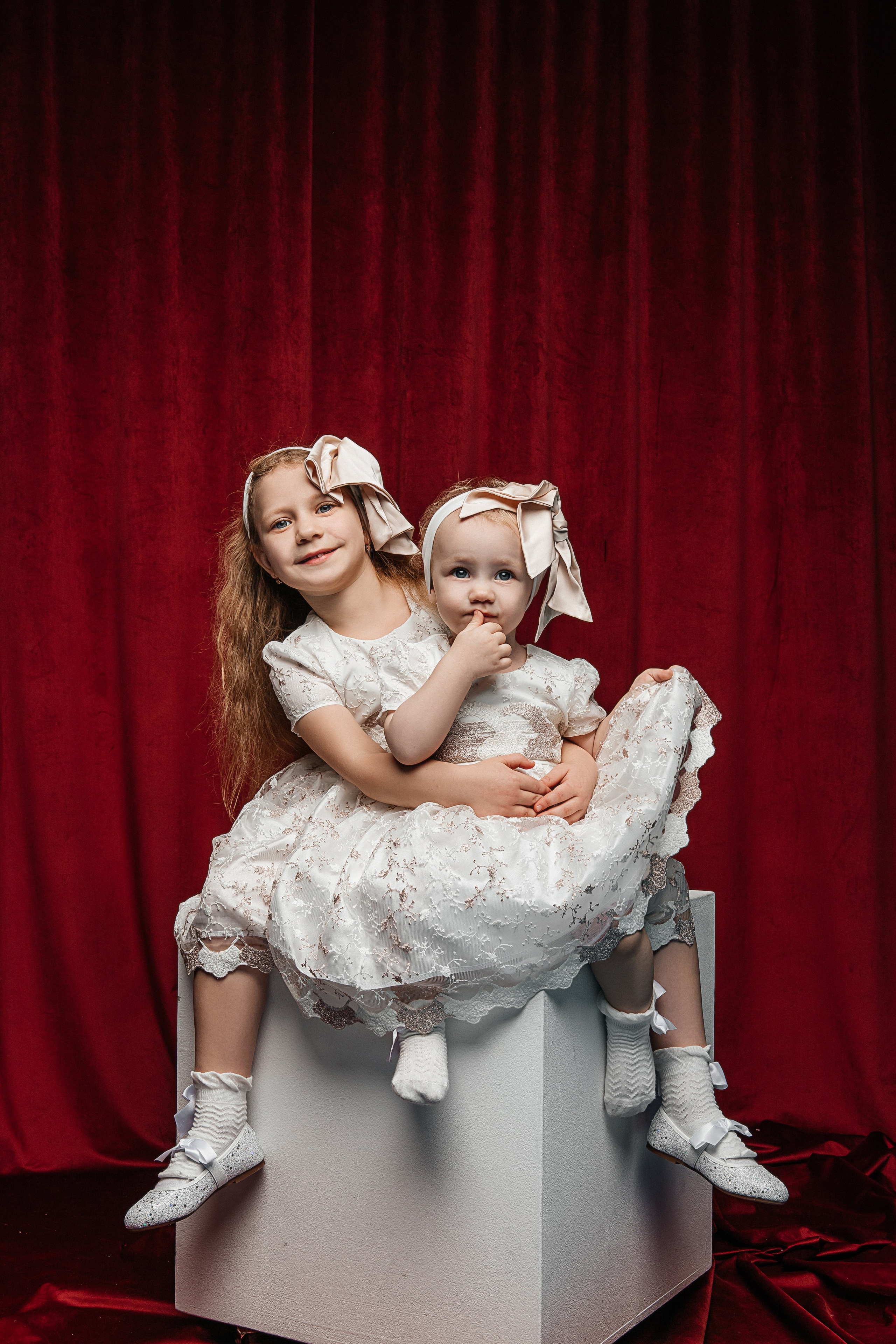 Семейная фотосессия. Фотограф Иркутск. Семейный фотограф в Иркутске. Студийная фотосессия. фотографии в студии. Фотограф семей в студии. 