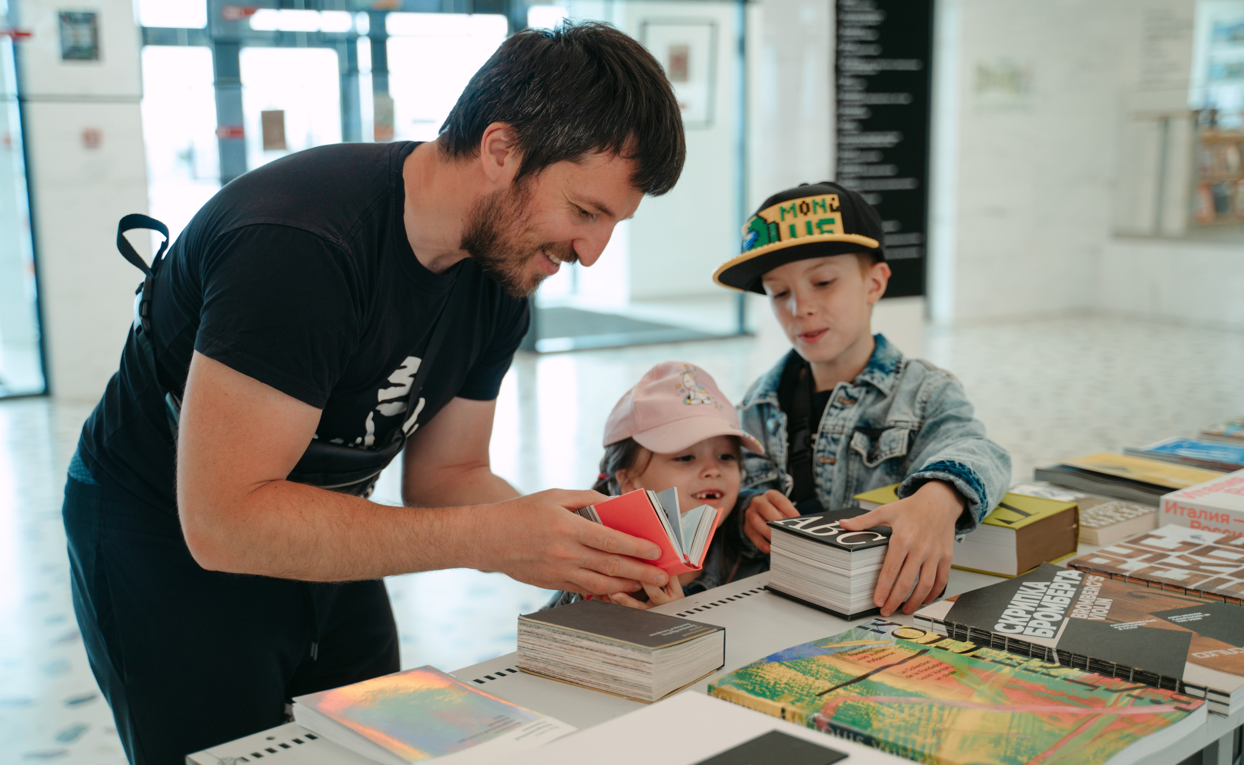 Смена. Летний книжный фестиваль / 2024. Саша Копылов, фотограф в Казани