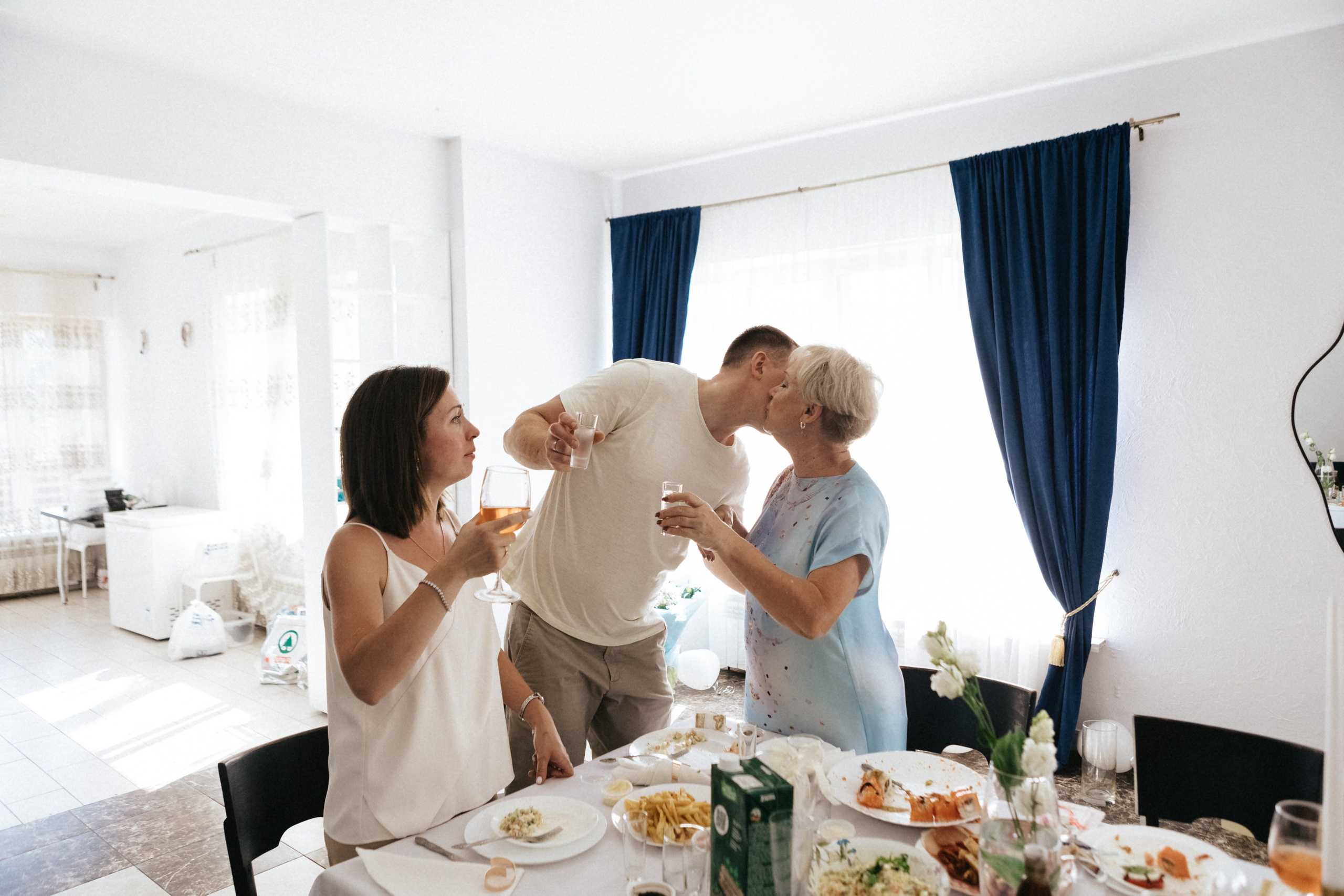 Лиза и Сережа. Роспись и тусовка в коттедже. Свадебный и портретный фотограф в Москве Анастасия Масюк