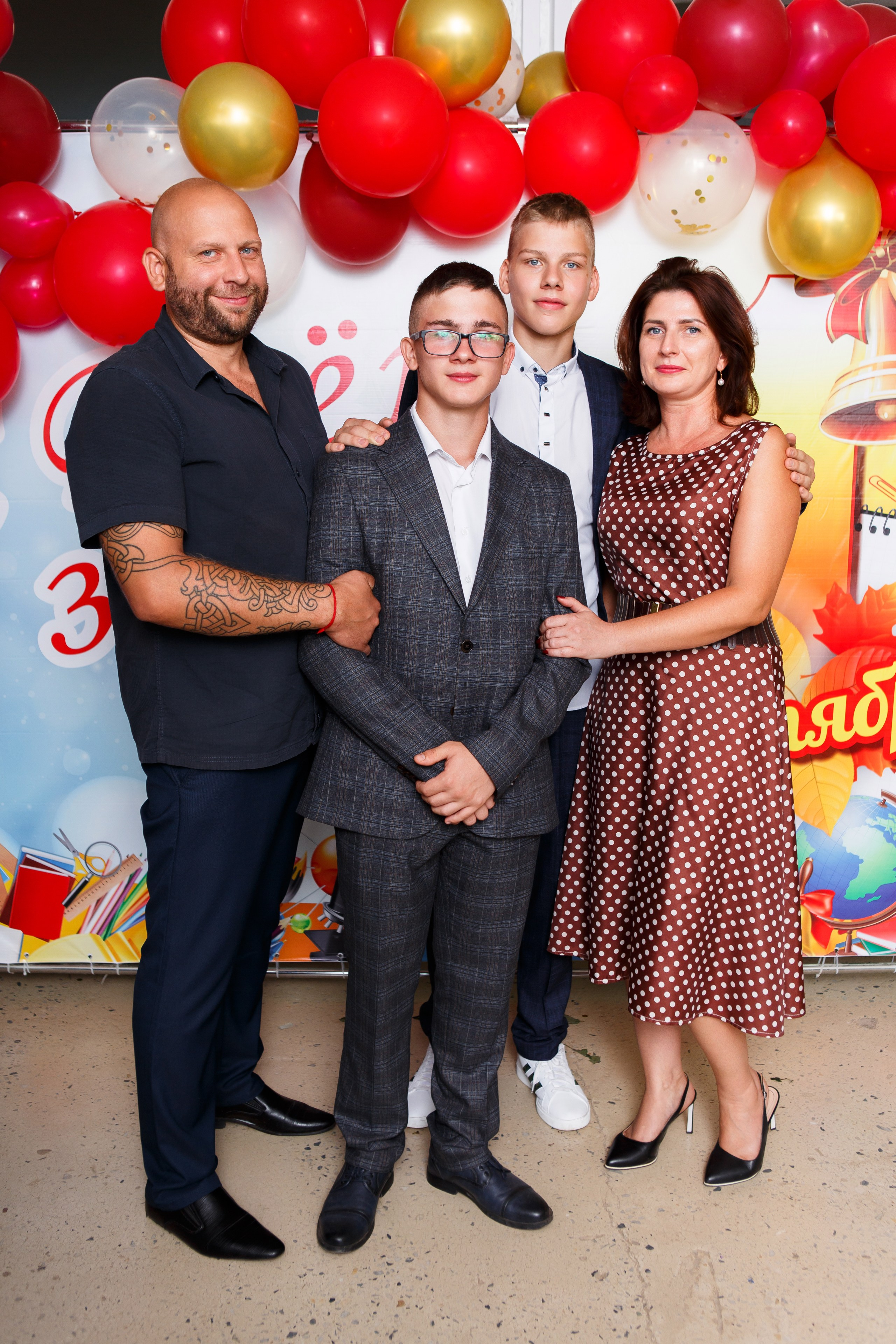 1 СЕНТЯБРЯ 2024 ГОДА — 9 ШКОЛА — ФОТОСЕССИЯ С РОДИТЕЛЯМИ. ТВОЙ АЛЬБОМ / ТВОИ ПРАВИЛА