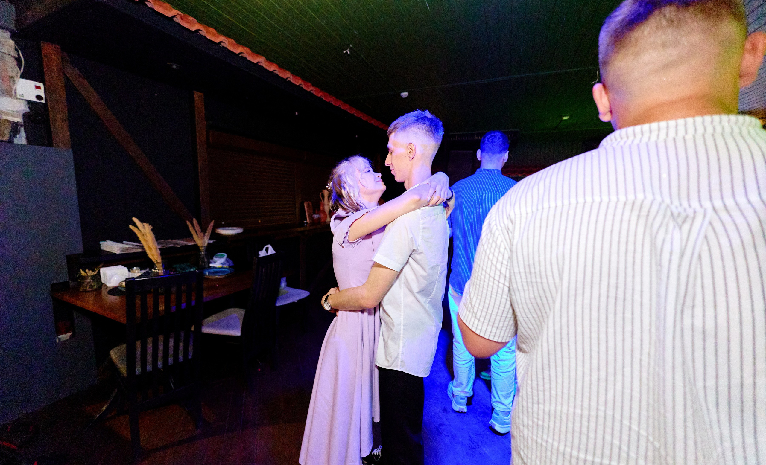 Выпускной 35 Сош. Фотограф Выпускные альбомы Таганрог Сергей Коробченко