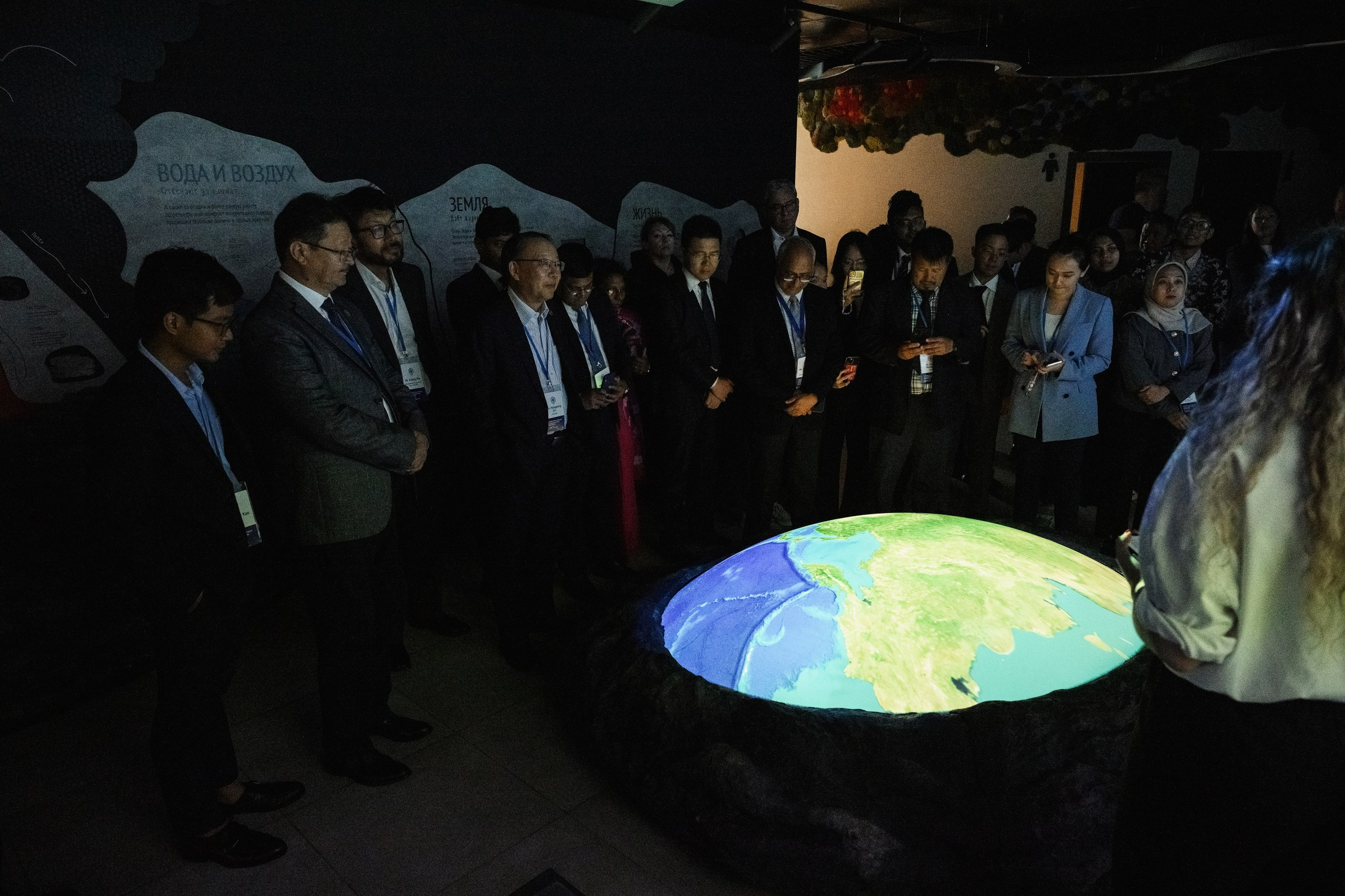 Фотосъемка диалога ЭСКАТО ООН по устойчивой энергетике в Петропавловске-Камчатском. Официальная фотосъемка форума по энергетической политике в Петропавловске-Камчатском. Фотосъемка переговоров и выступлений на конференции ЭСКАТО ООН в Петропавловске-Камчатском. Профессиональная фотосъемка международного энергетического форума в Петропавловске-Камчатском. Фотосъемка мероприятий по устойчивому развитию энергетики Камчатки в Петропавловске-Камчатском.