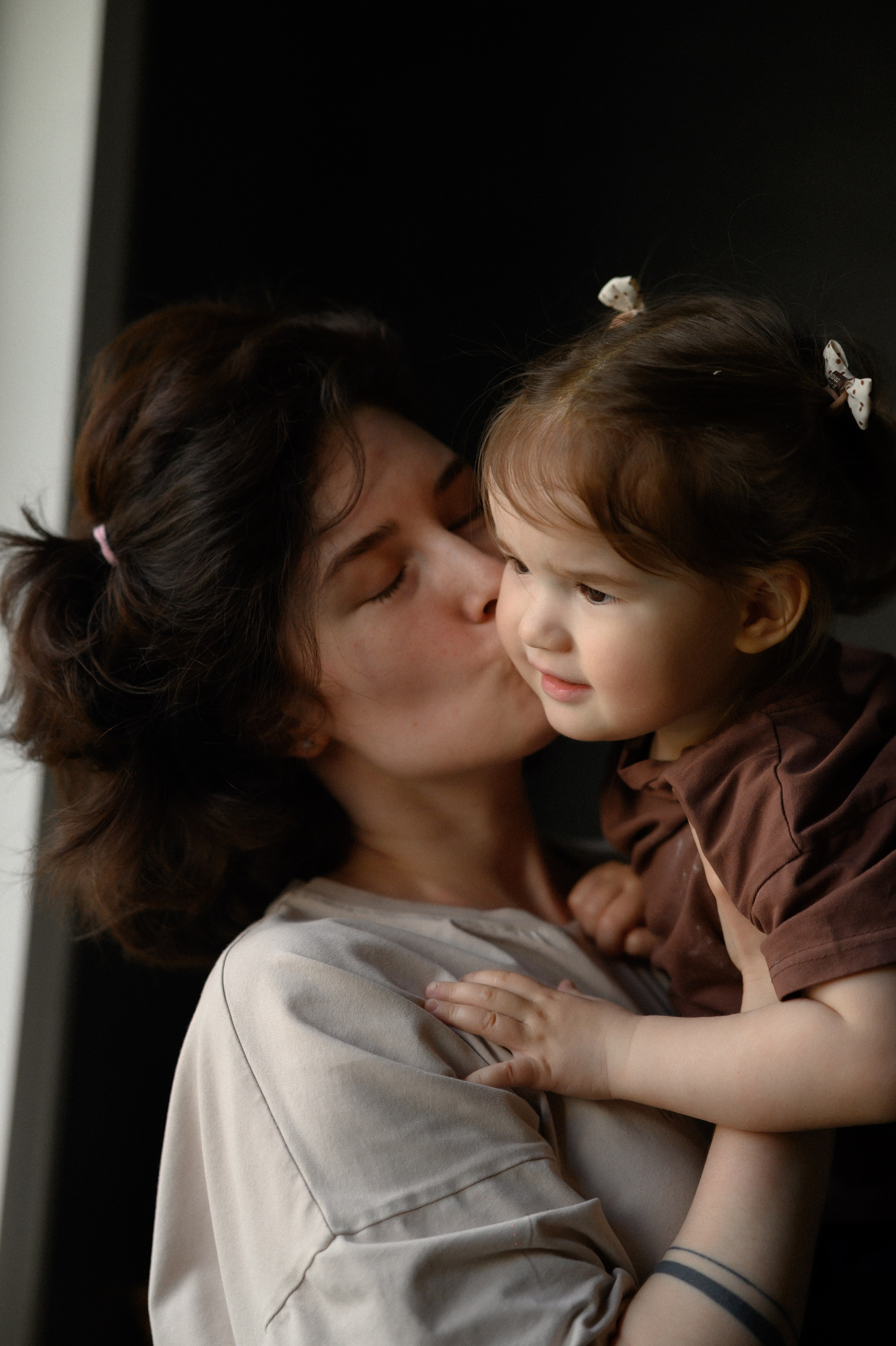 Руслан, Марта и Кира дома. Семейный и свадебный lifestyle-фотограф в Москве Мария Петрова