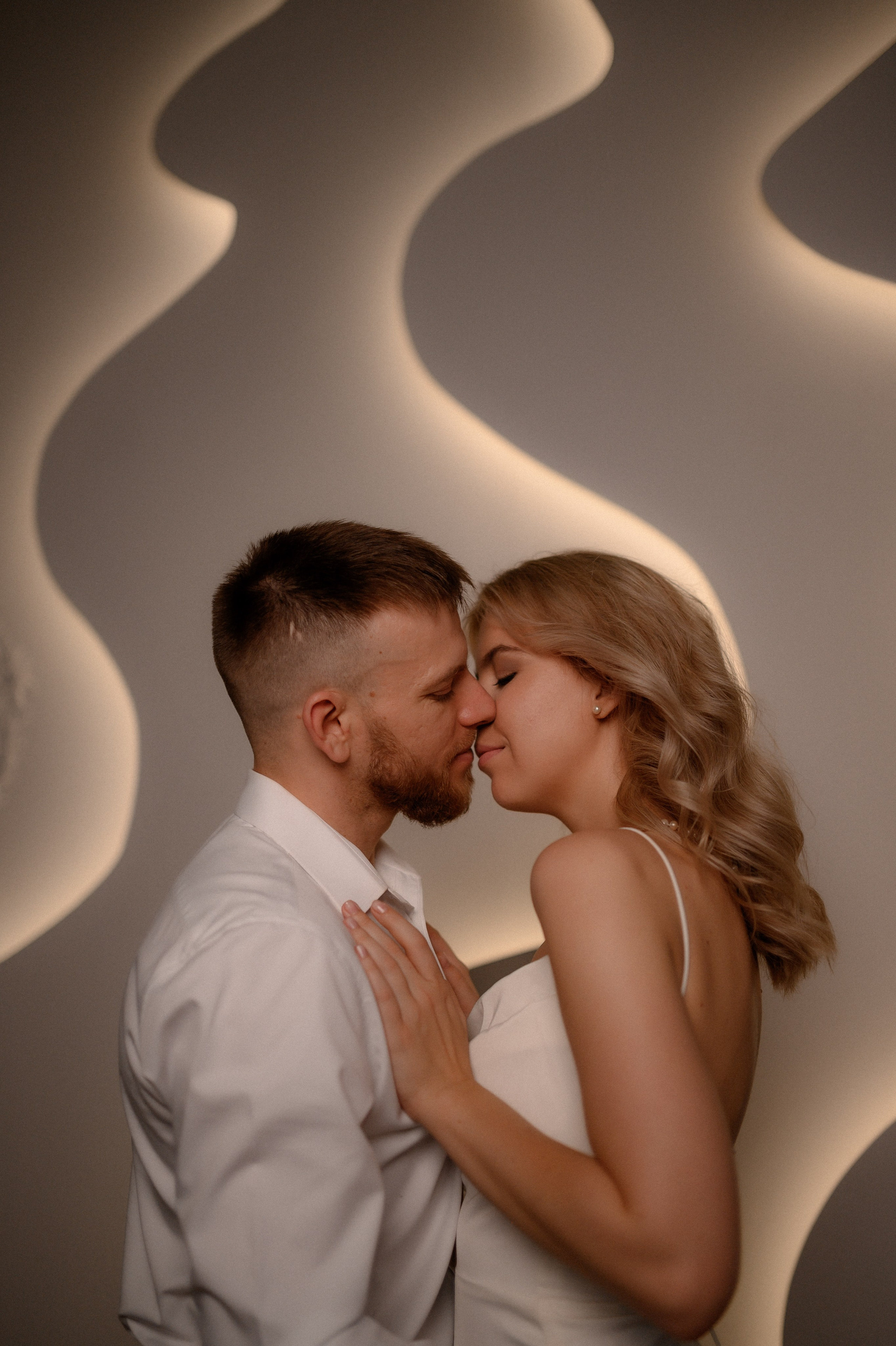 Коля и Алёна в студии. Семейный и свадебный lifestyle-фотограф в Москве Мария Петрова