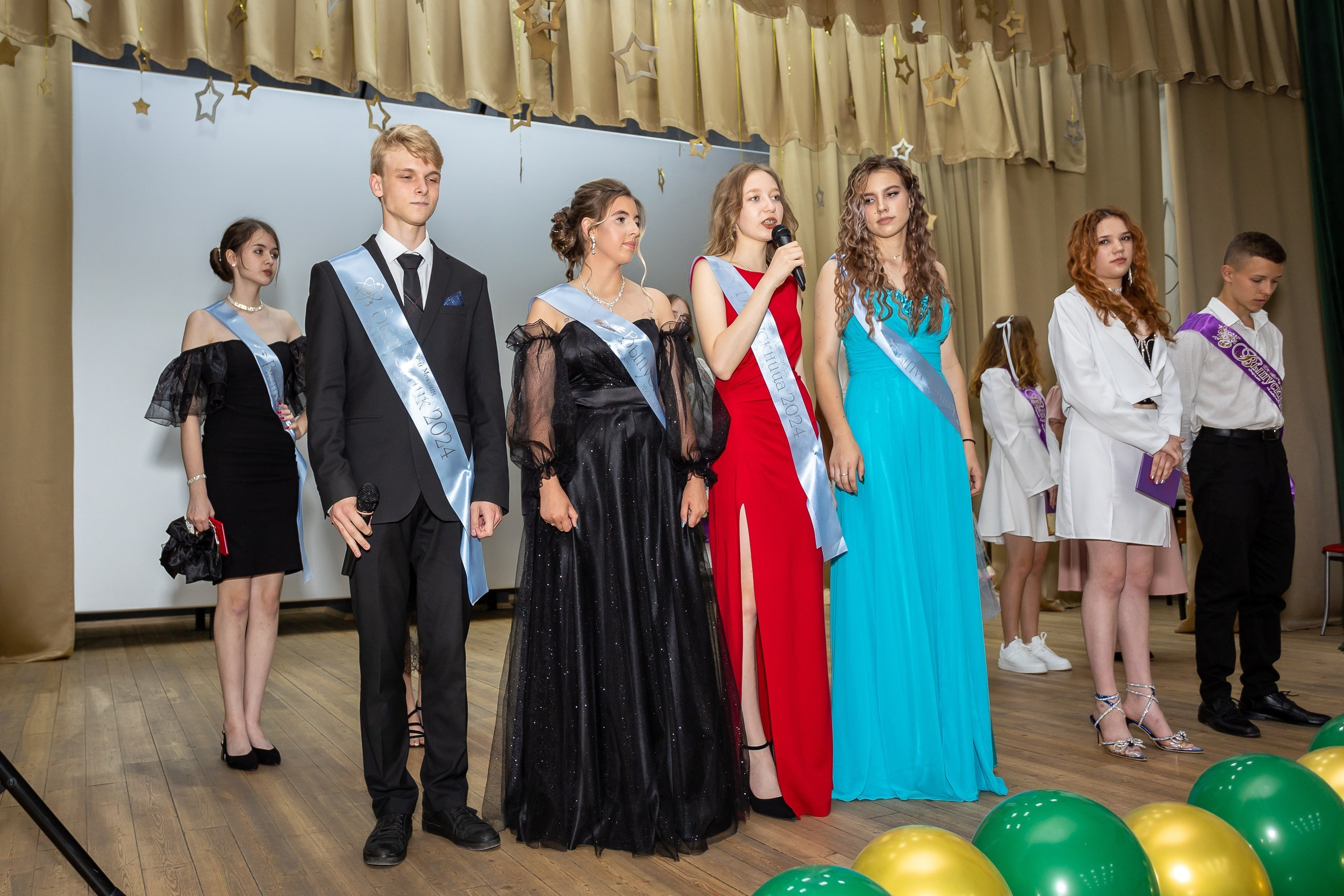 Вручение аттестата и выпускной вечер. Выпускные альбомы Майкоп, Краснодар Елена Золотарева