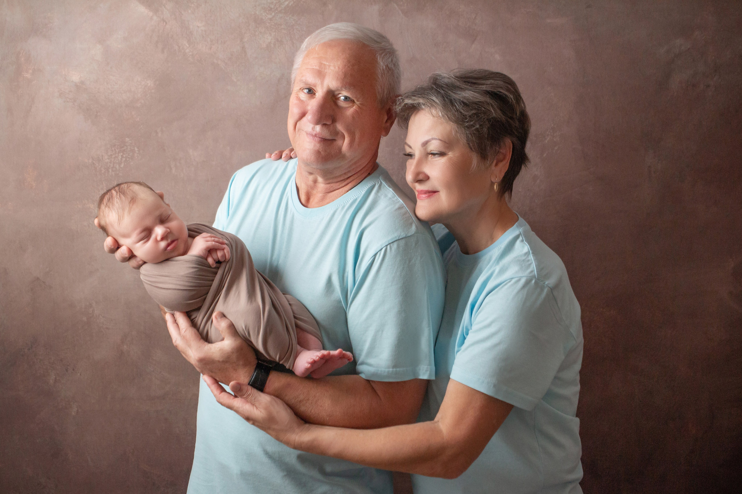 Кадры малыша с родителями. Фотограф новорождённых Анапа Елена Кушнарь