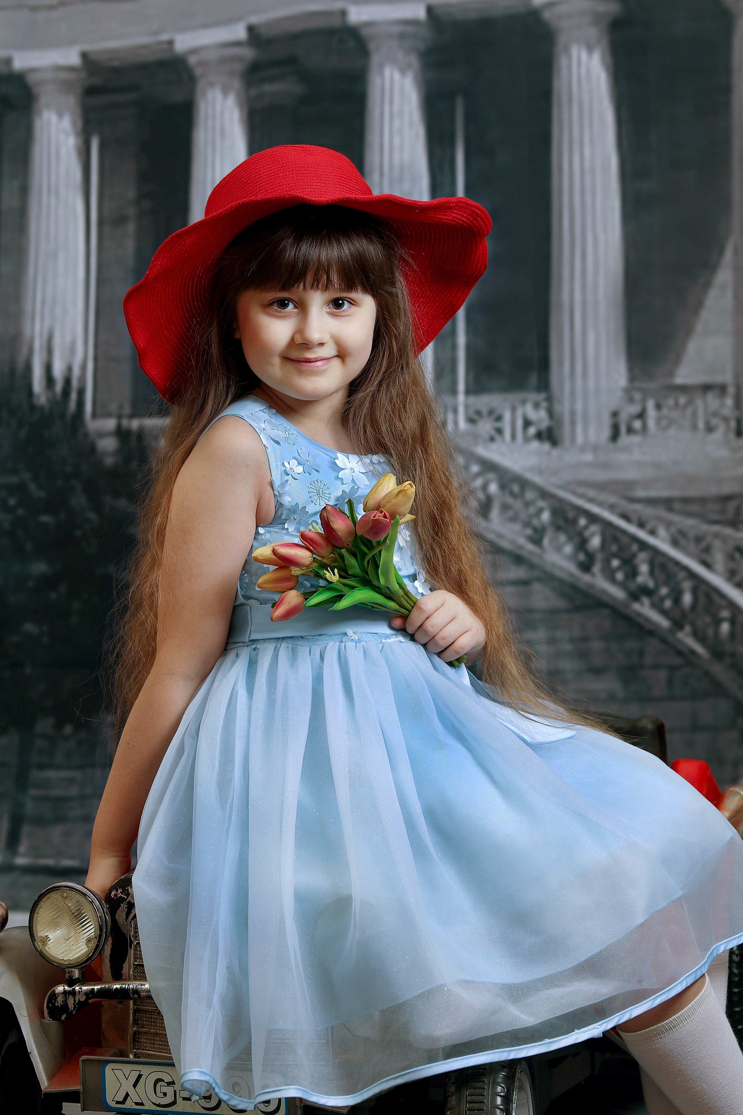 С машиной. Art photographer Nino