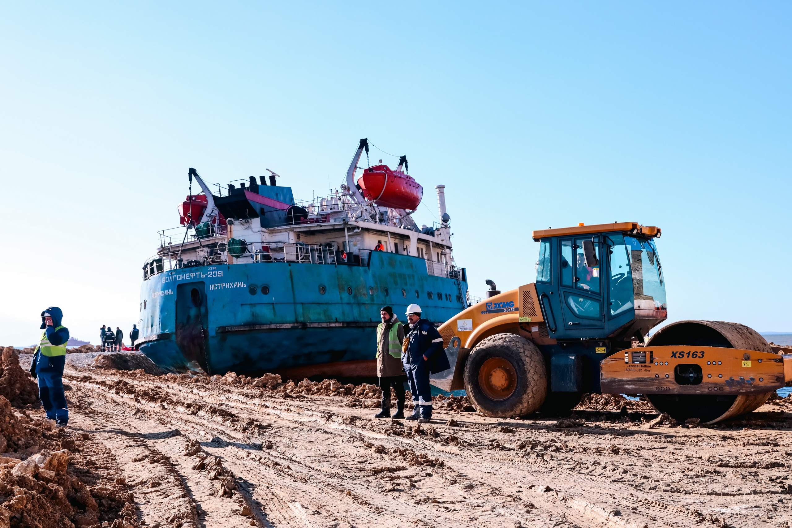 Разлив нефти в Чёрном море — 2025. Роман Наумов профессиональный фотограф