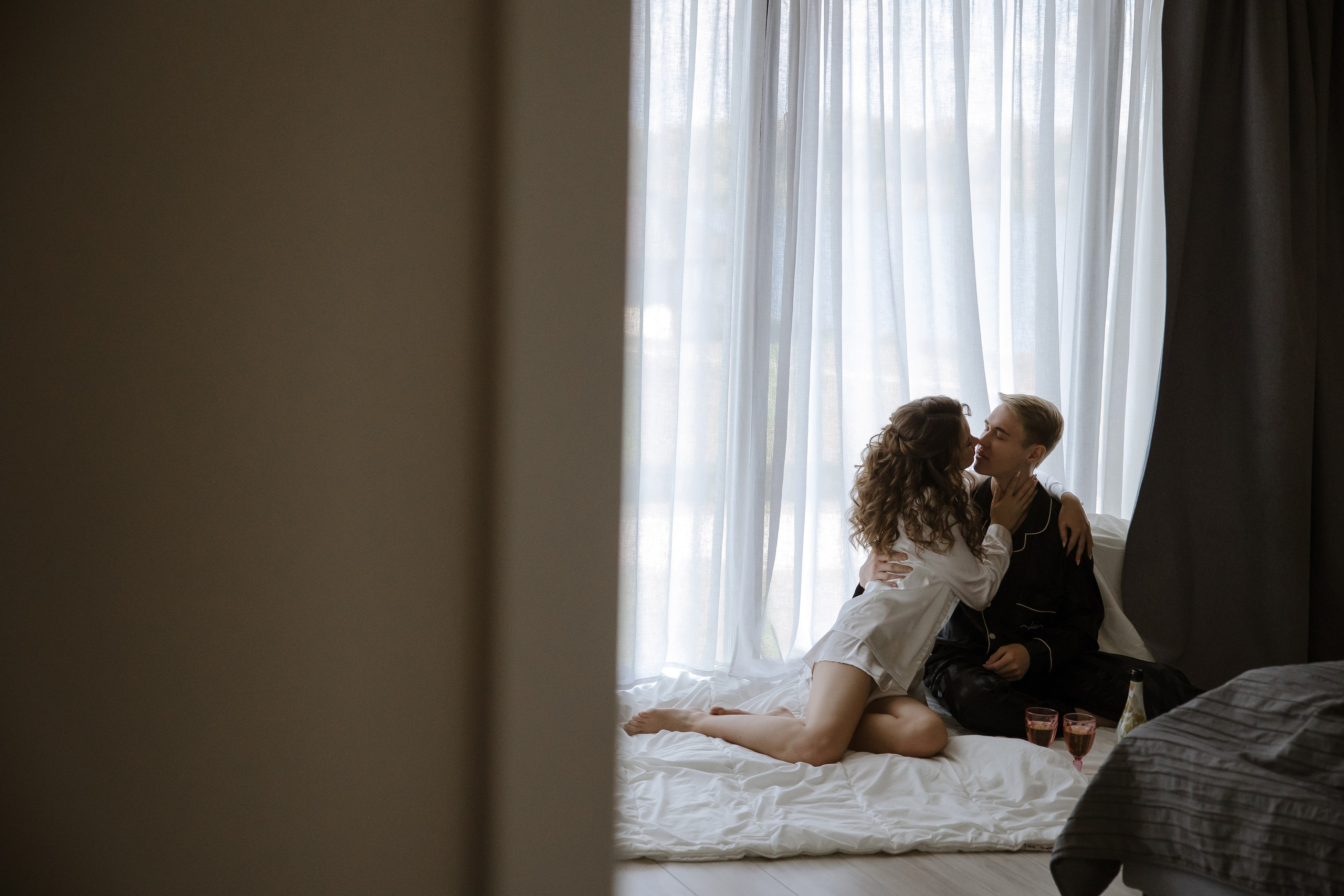 Яркая неоновая свадебная фотосессия в «Нет на карте». Свадебный и семейный фотограф в Самаре и Тольятти | Елена Топанцева