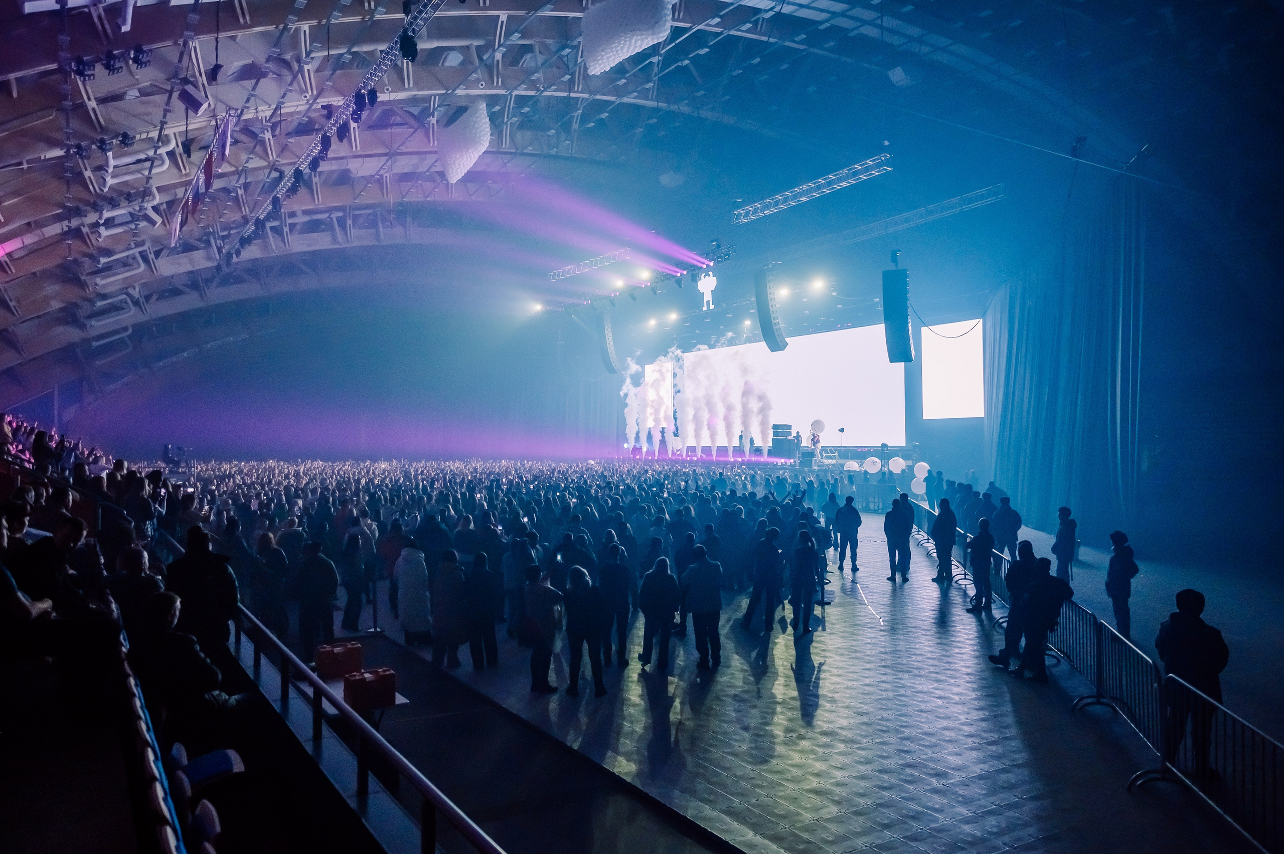 Руки вверх в Ледовом Дворце 15.11.2025. Детский фотограф, семейный фотограф и репортажи в Кемерово