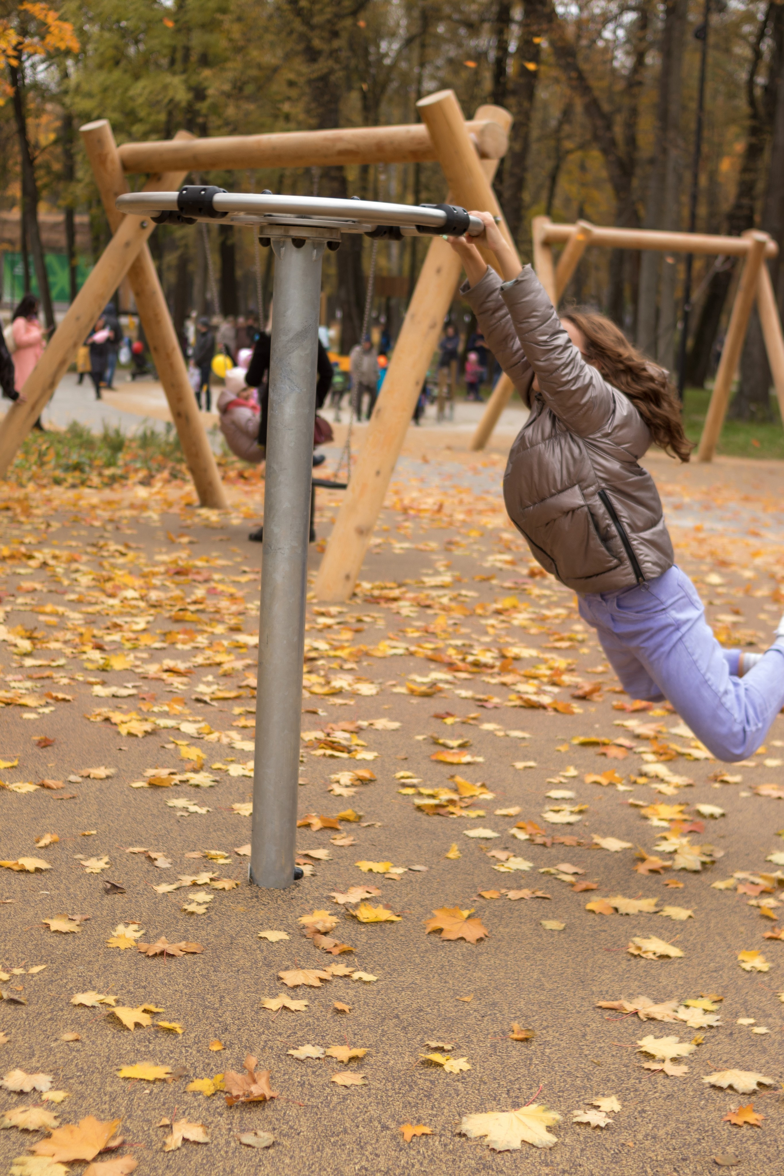 Вероника и Полина в парке им. О. Степанова октябрь 2021. Фотограф в Серпухове Наталья Руденко