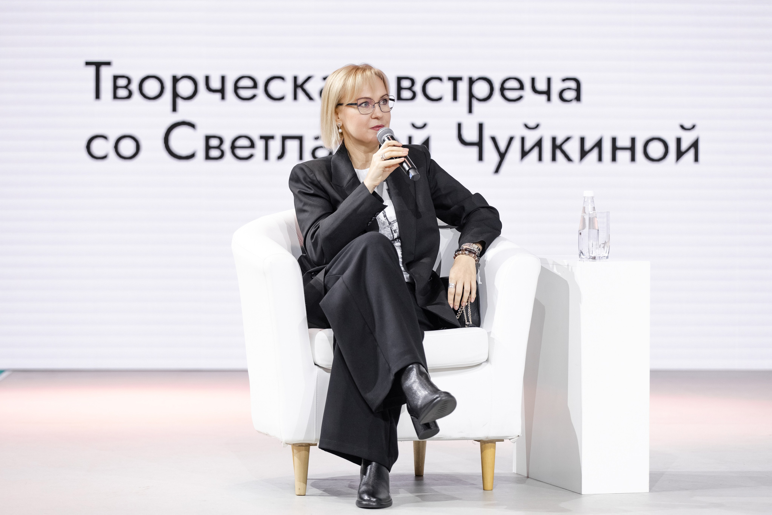 Выставка Россия: наша культура. Свадебный репортажный фотограф в Москве