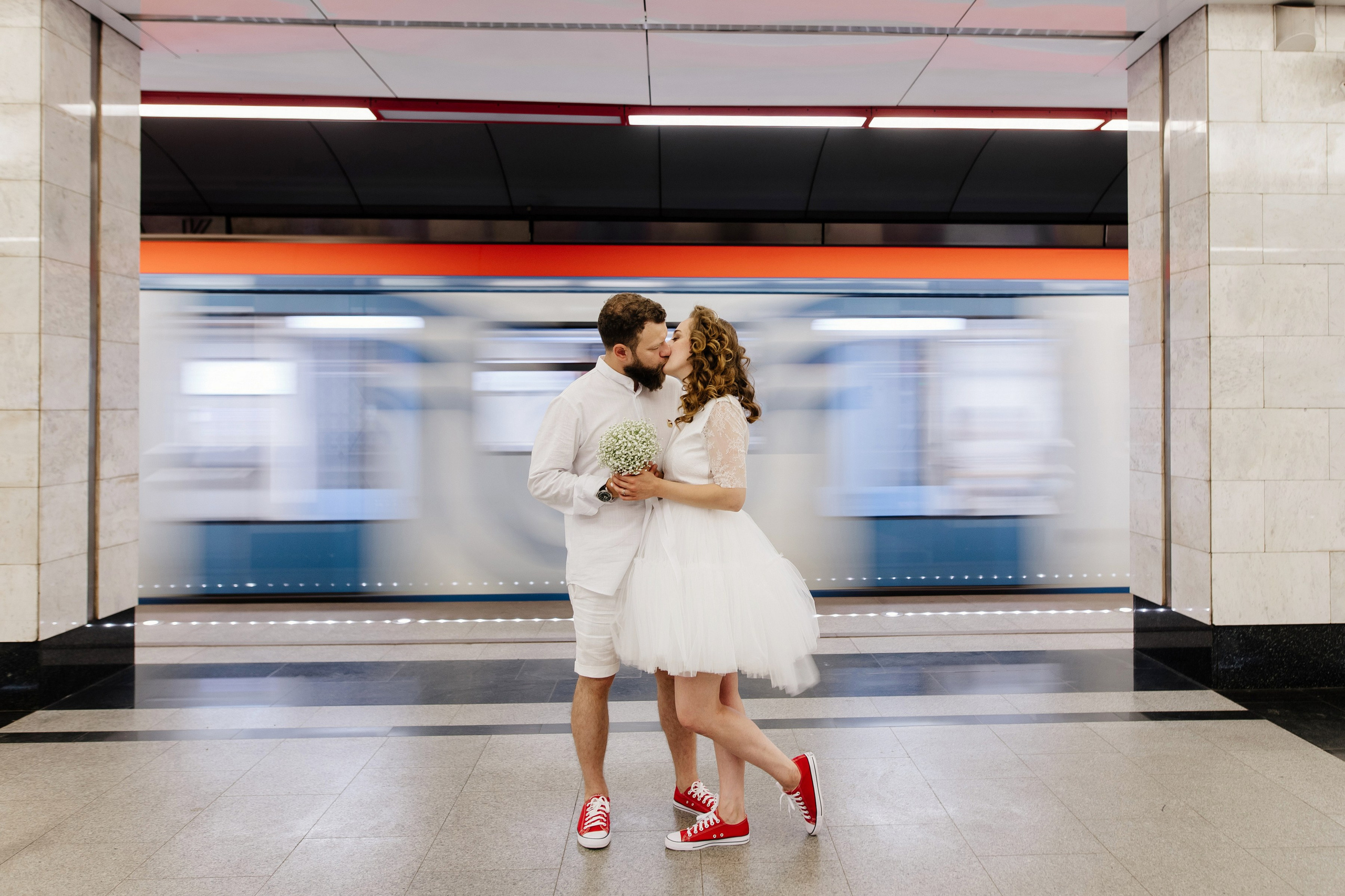 Свадьба на стадионе Спартак Лукойл Арена, свадьба на Северном речном вокзале, свадьба в метро, новые адреса счастья. Свадебный и семейный фотограф Екатерина Иванова