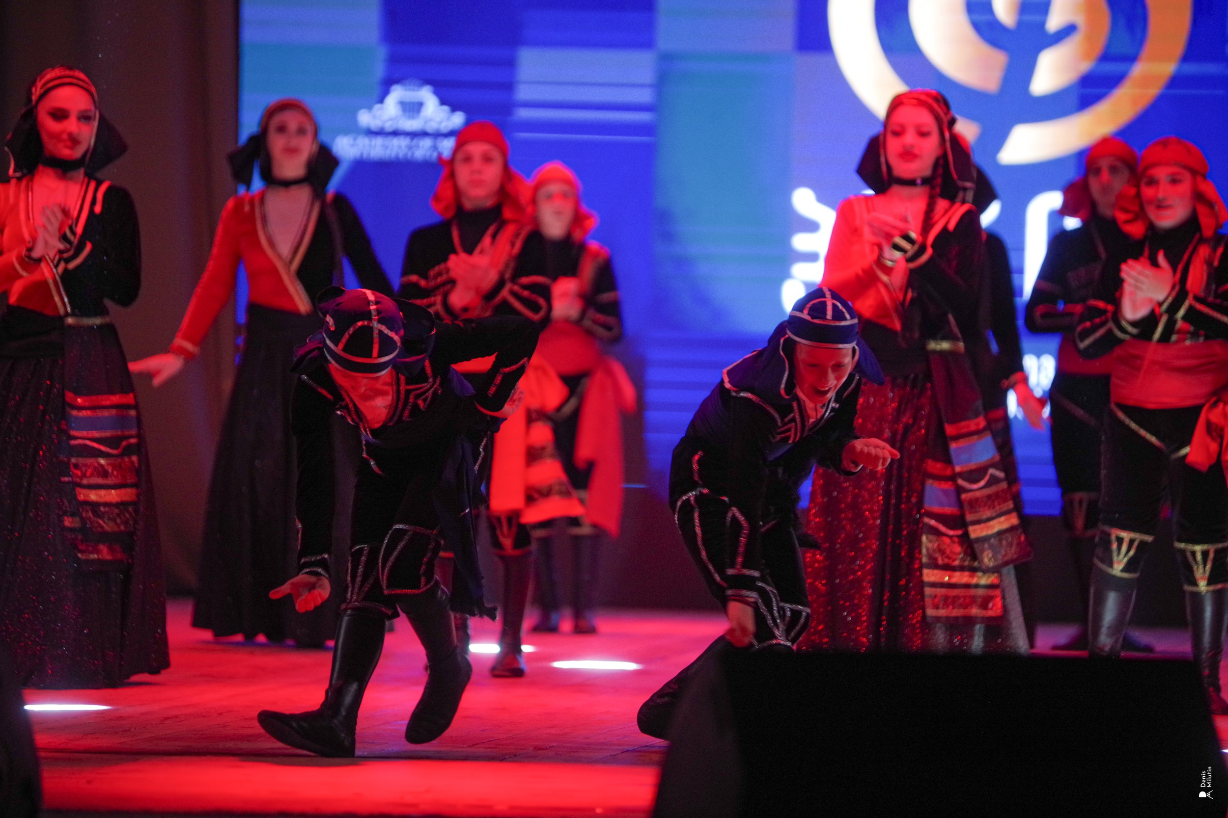 Танцы в Хоби. Портретный фотограф Денис Милютин