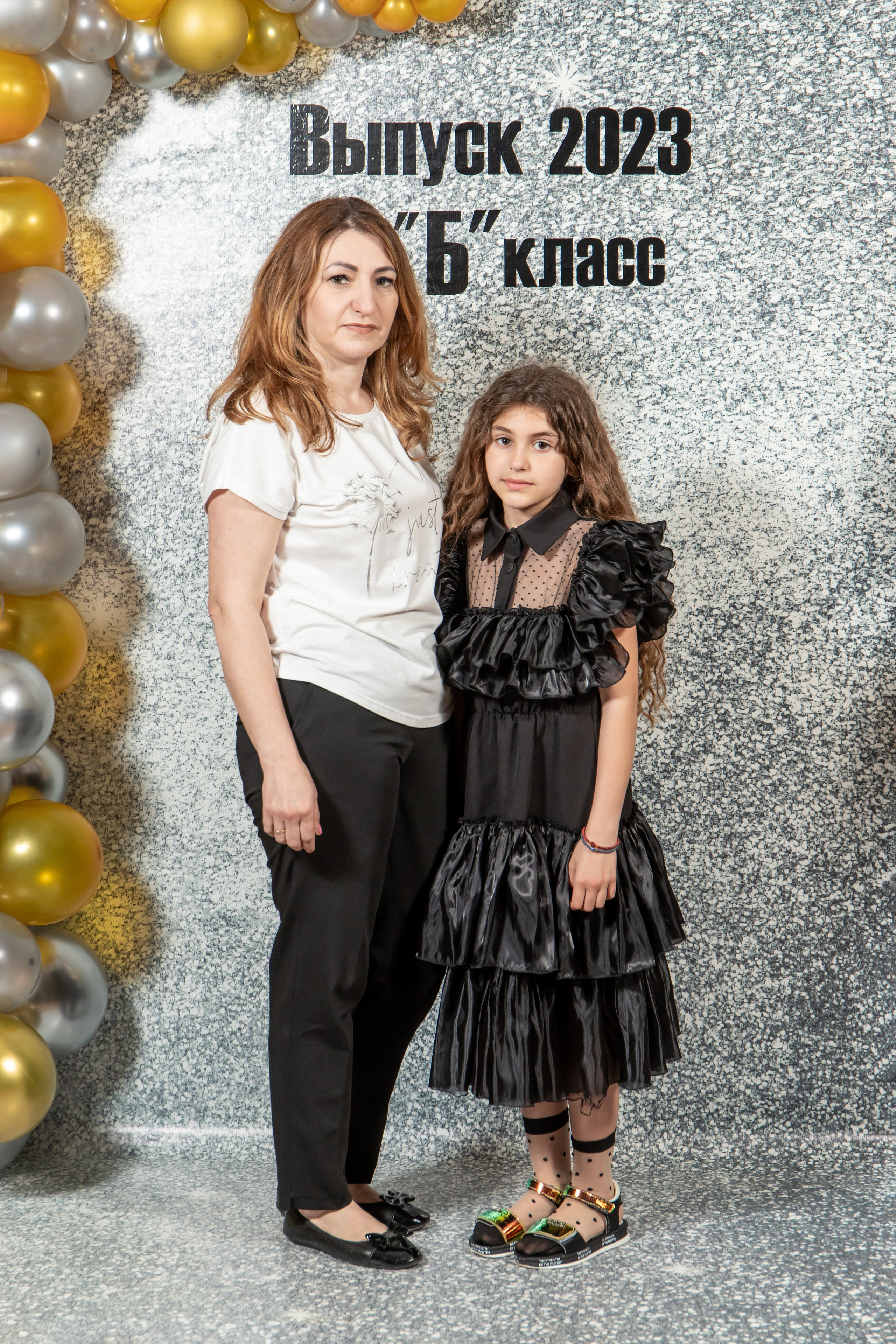 Выпуск 4Б 23 год. Семейный и свадебный фотограф в Геленджике Михаил Шматов