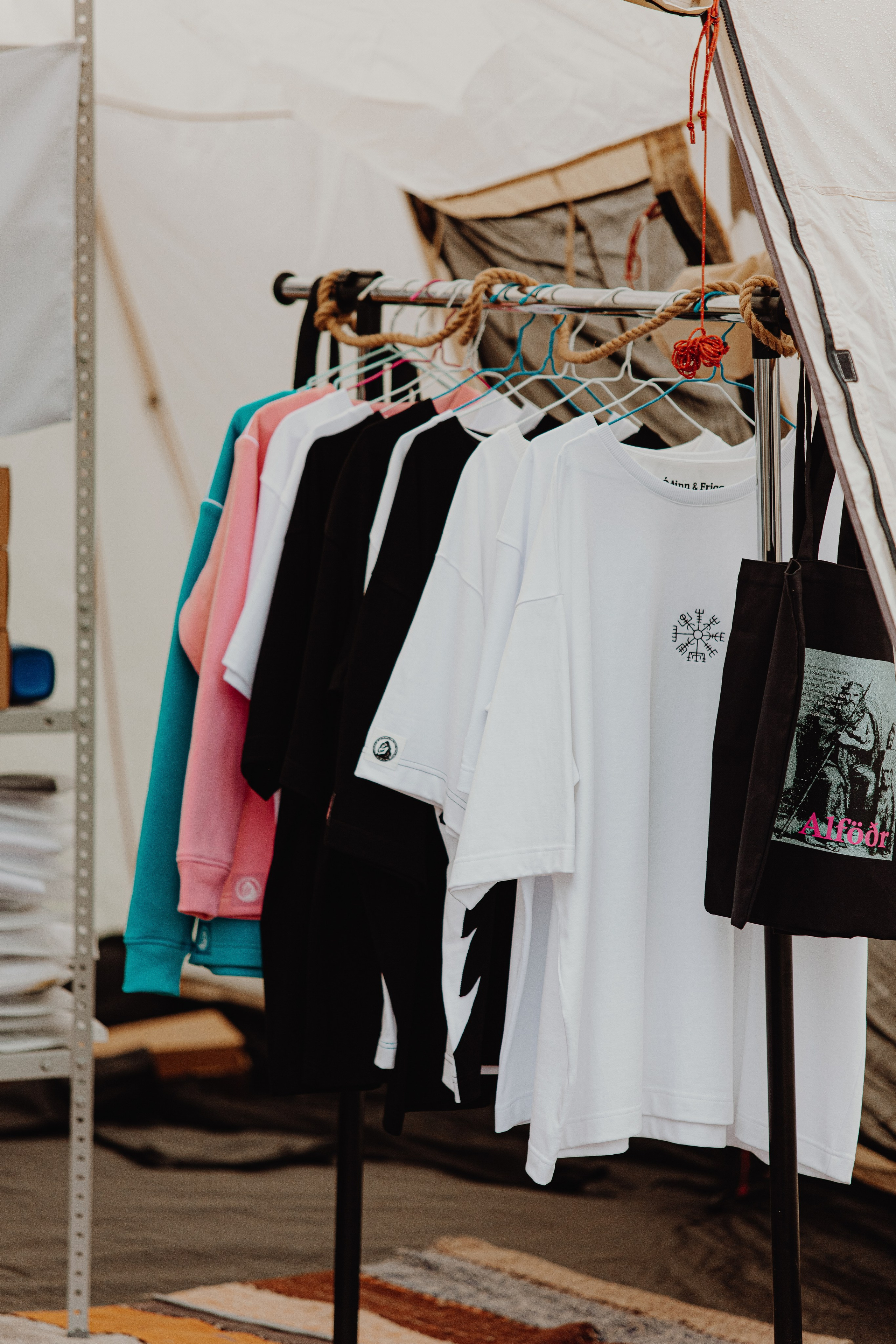 Фестиваль «Абалакское поле» XVI. Арт-фотограф Крис Л. в Тобольске: портрет, семейные, свадьбы