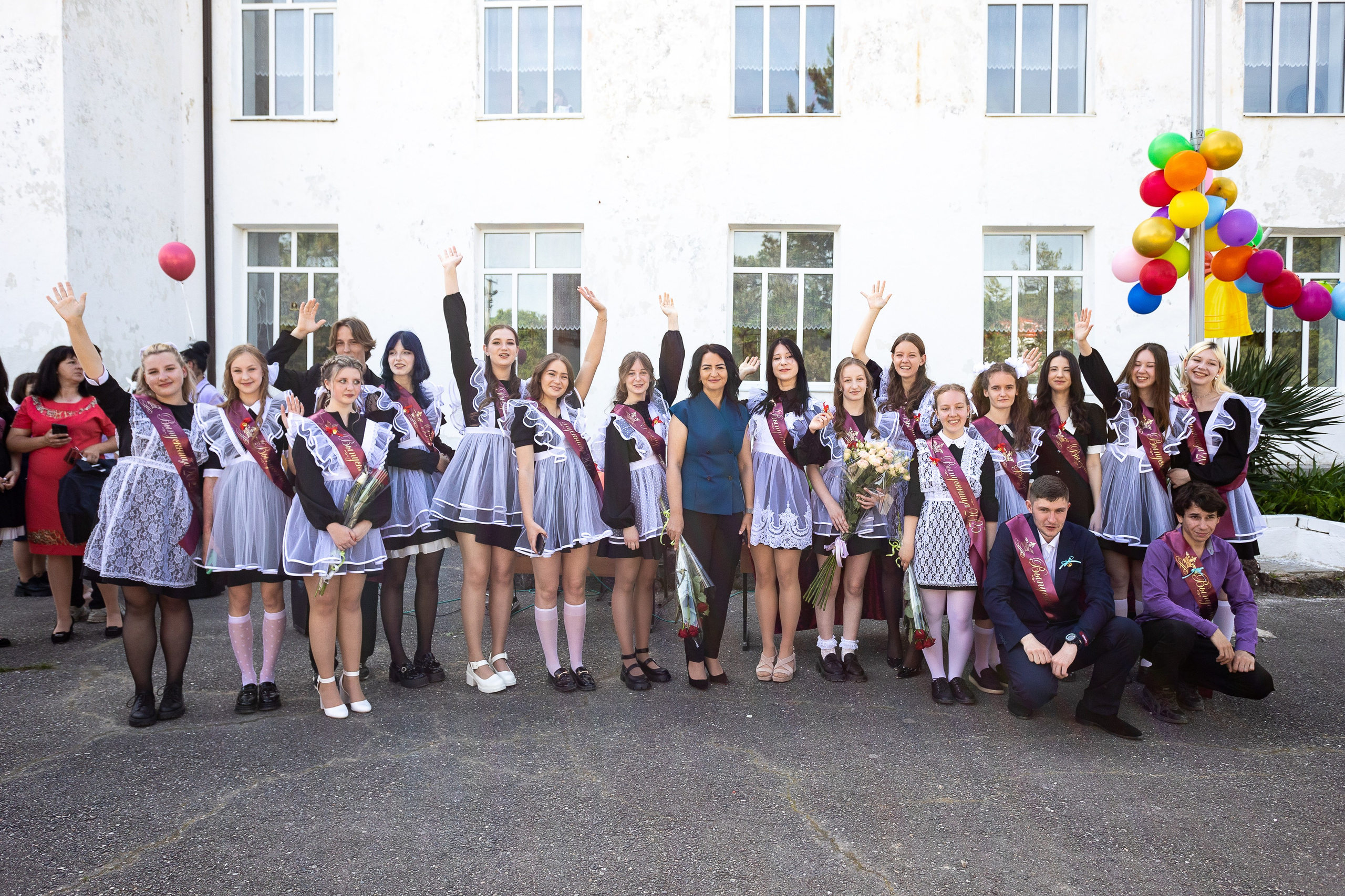 Последний звонок. Выпускные альбомы Майкоп, Краснодар Елена Золотарева