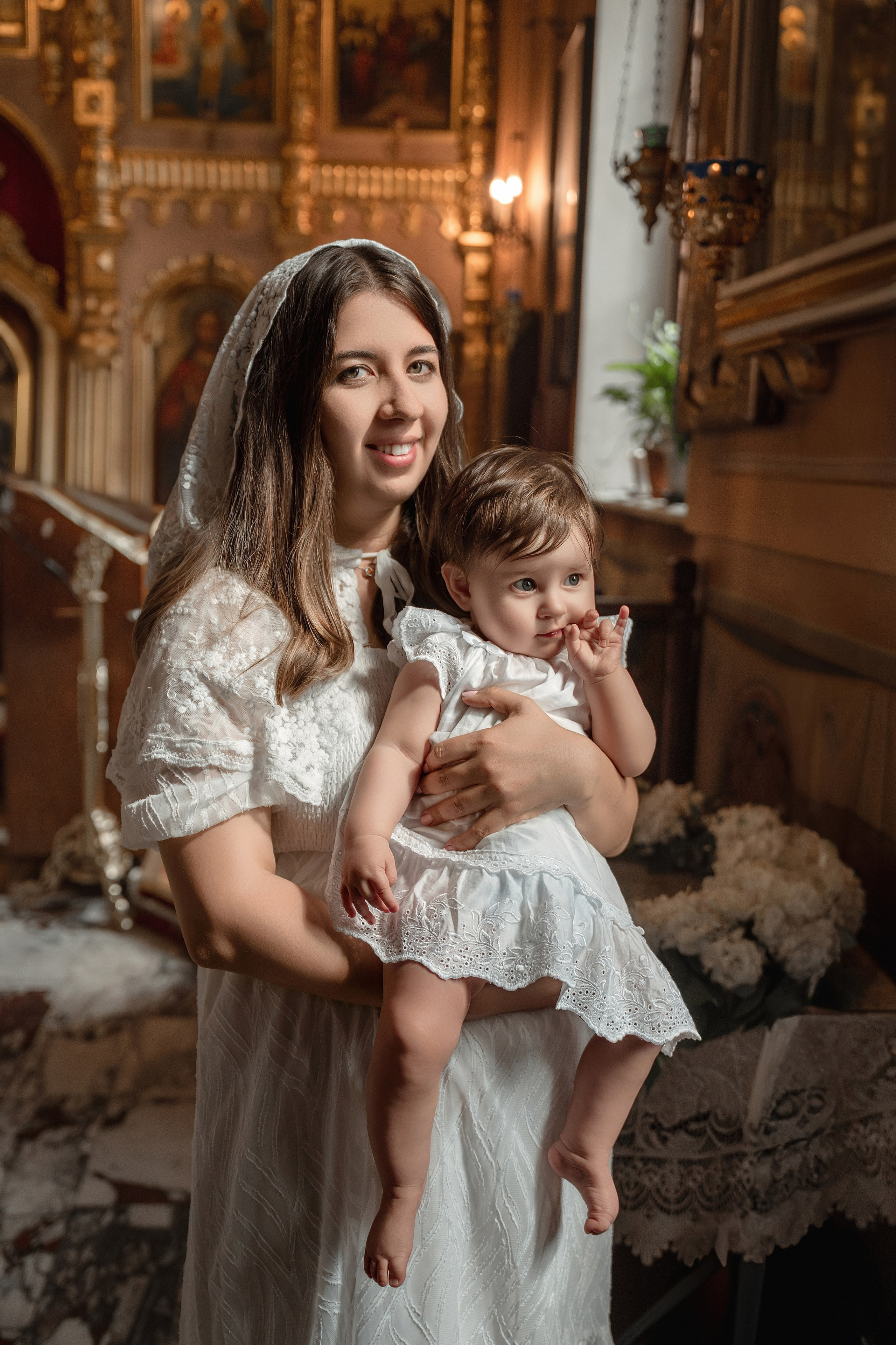 Крещение Вареньки в Храме Воскресения Словущего в Даниловской Слободе. Фото- и видеосъёмка крещения и венчания. Фотограф на крещение Москва