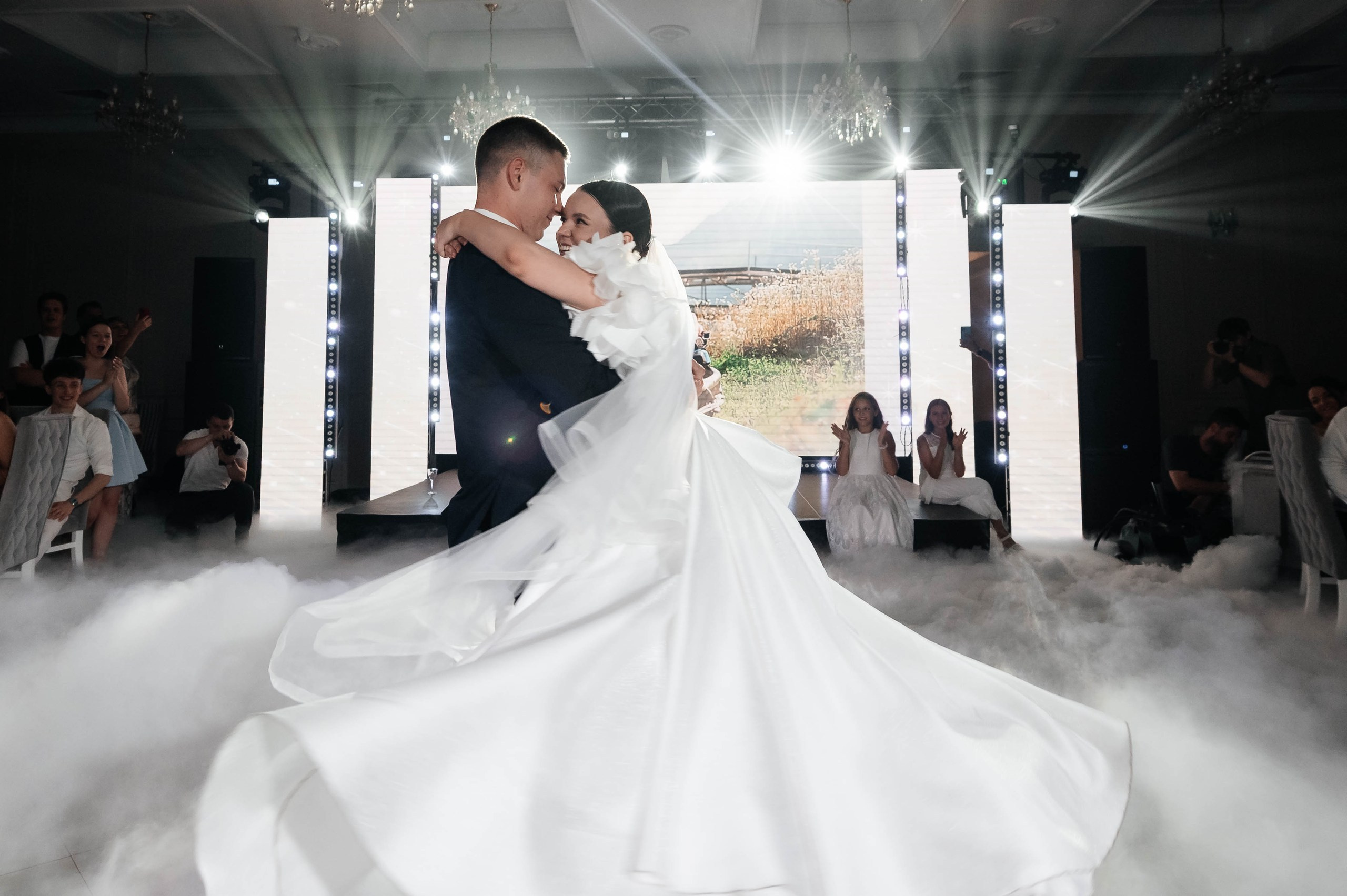 Виктор и Виктория. Свадебный фотограф Владимир Рябков