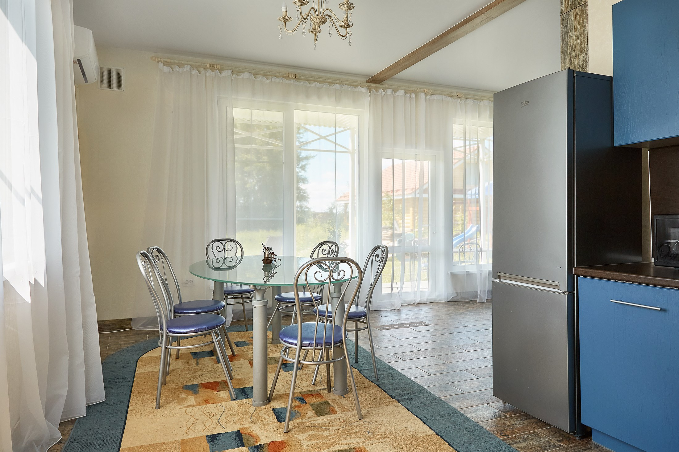 Загородный дом на озере Тосканка