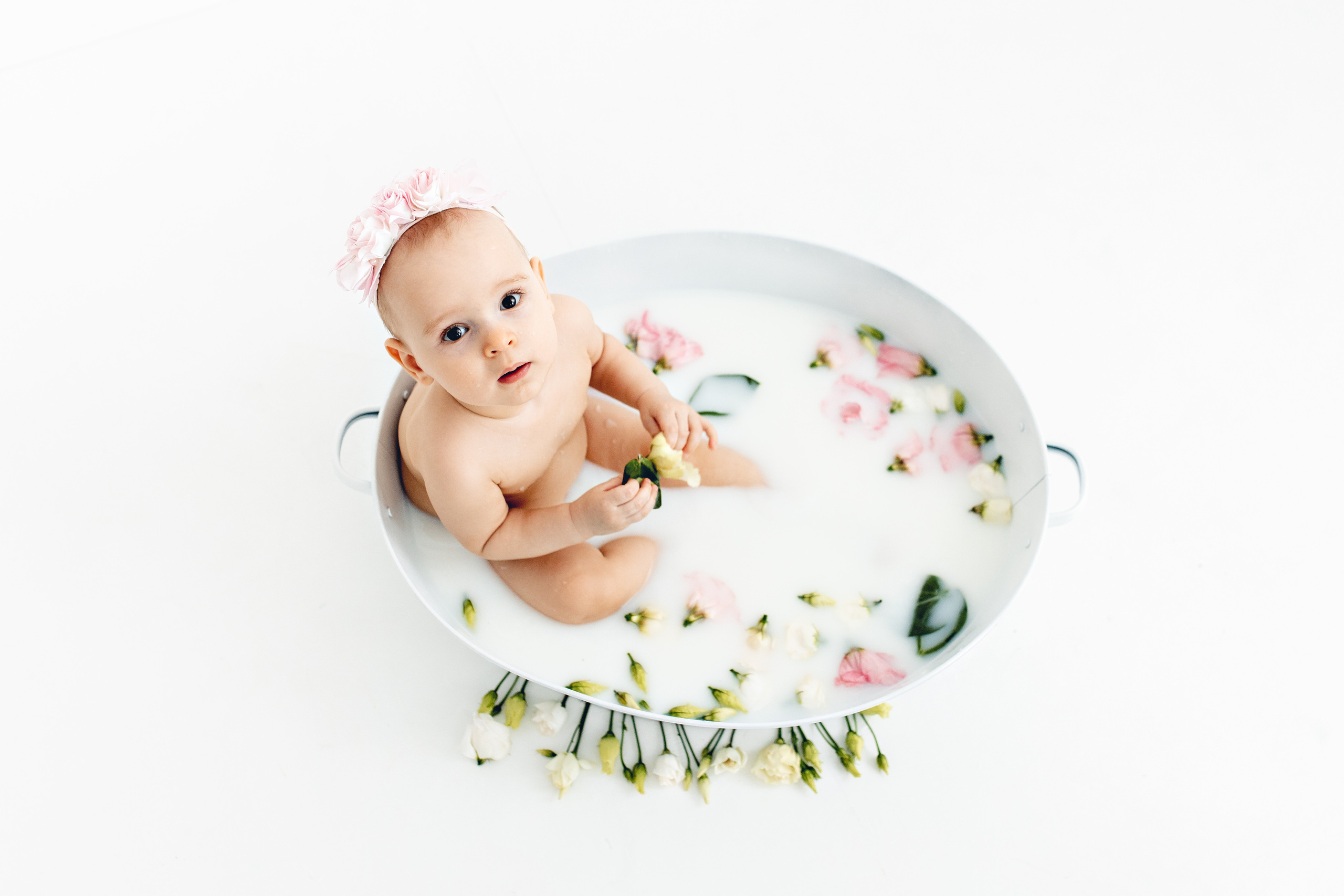 Первый тортик Софии. Фотограф новорожденных в городе Ульяновске Павленкова Лилия